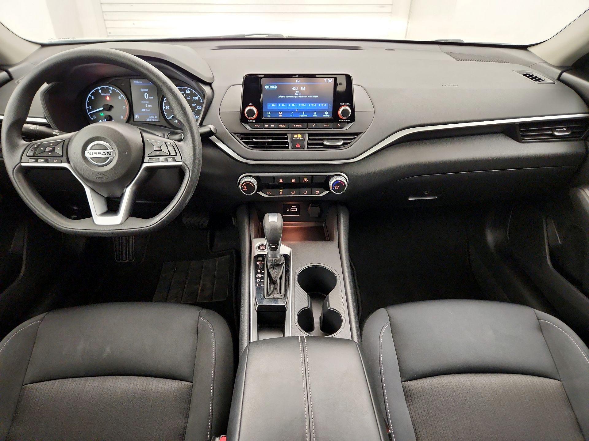 Thumbnail: 2021 Nissan Altima - 9