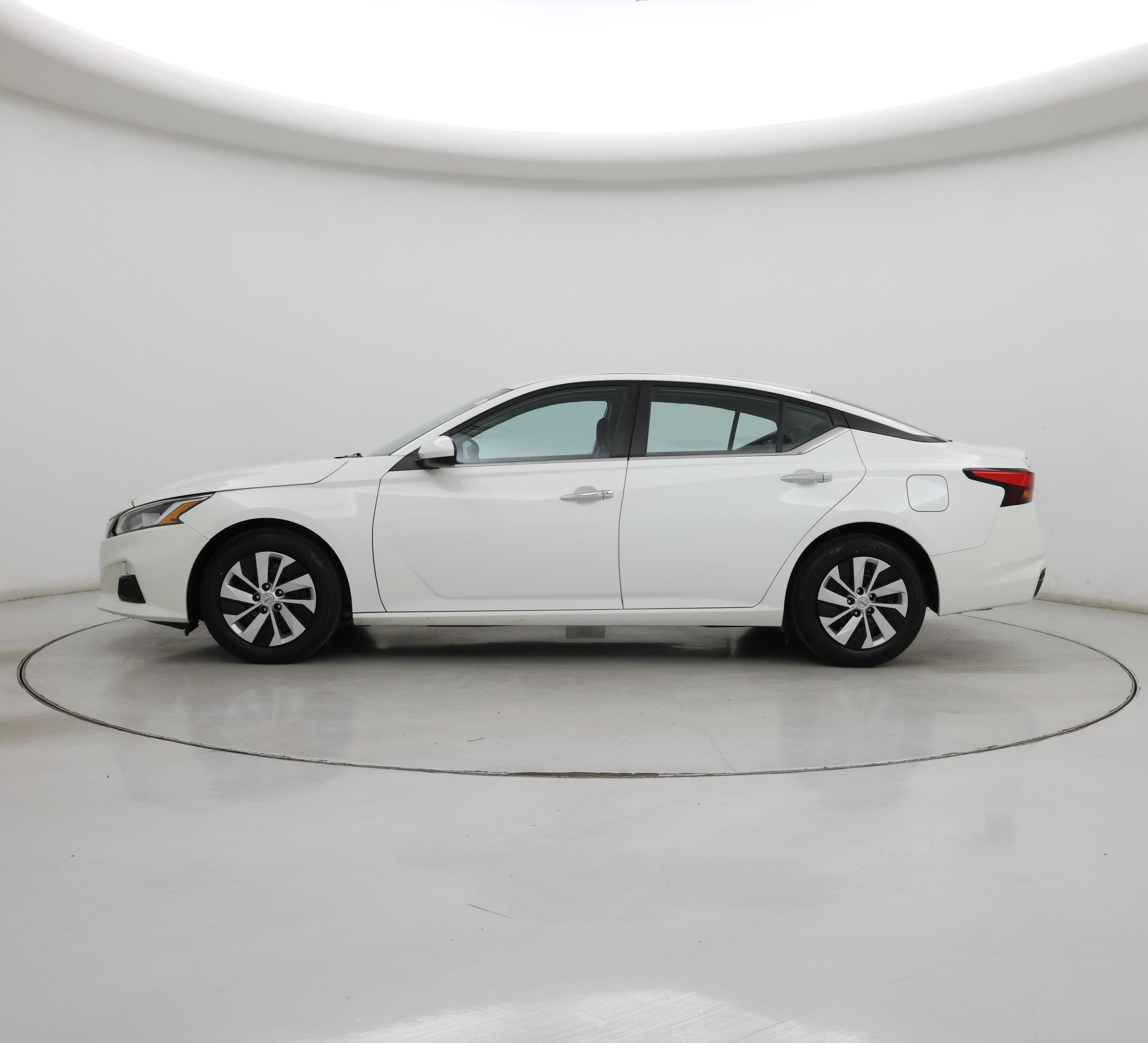 Thumbnail: 2021 Nissan Altima - 3