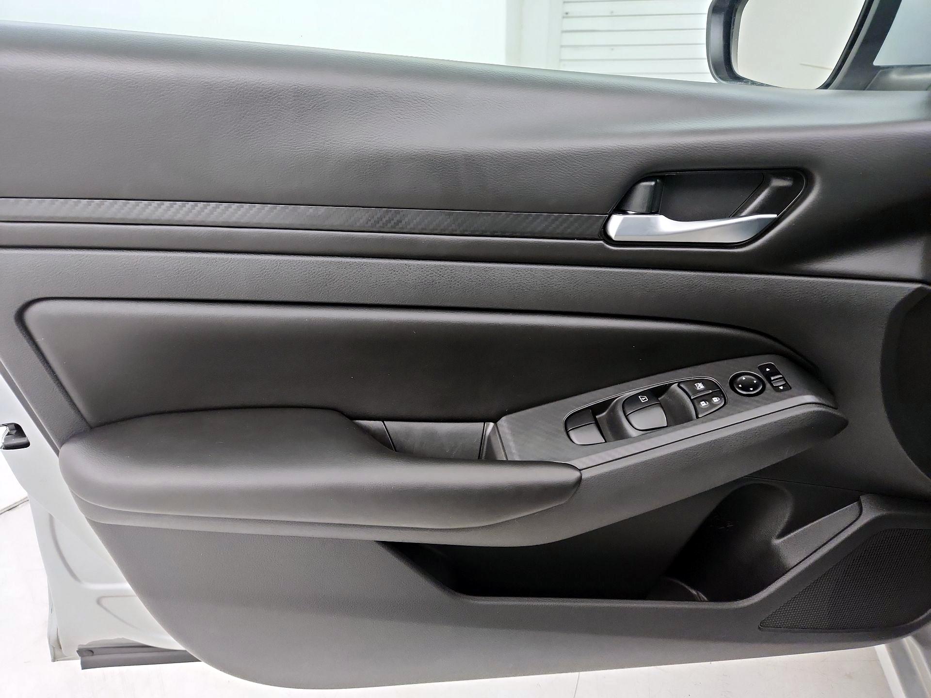 Thumbnail: 2021 Nissan Altima - 12