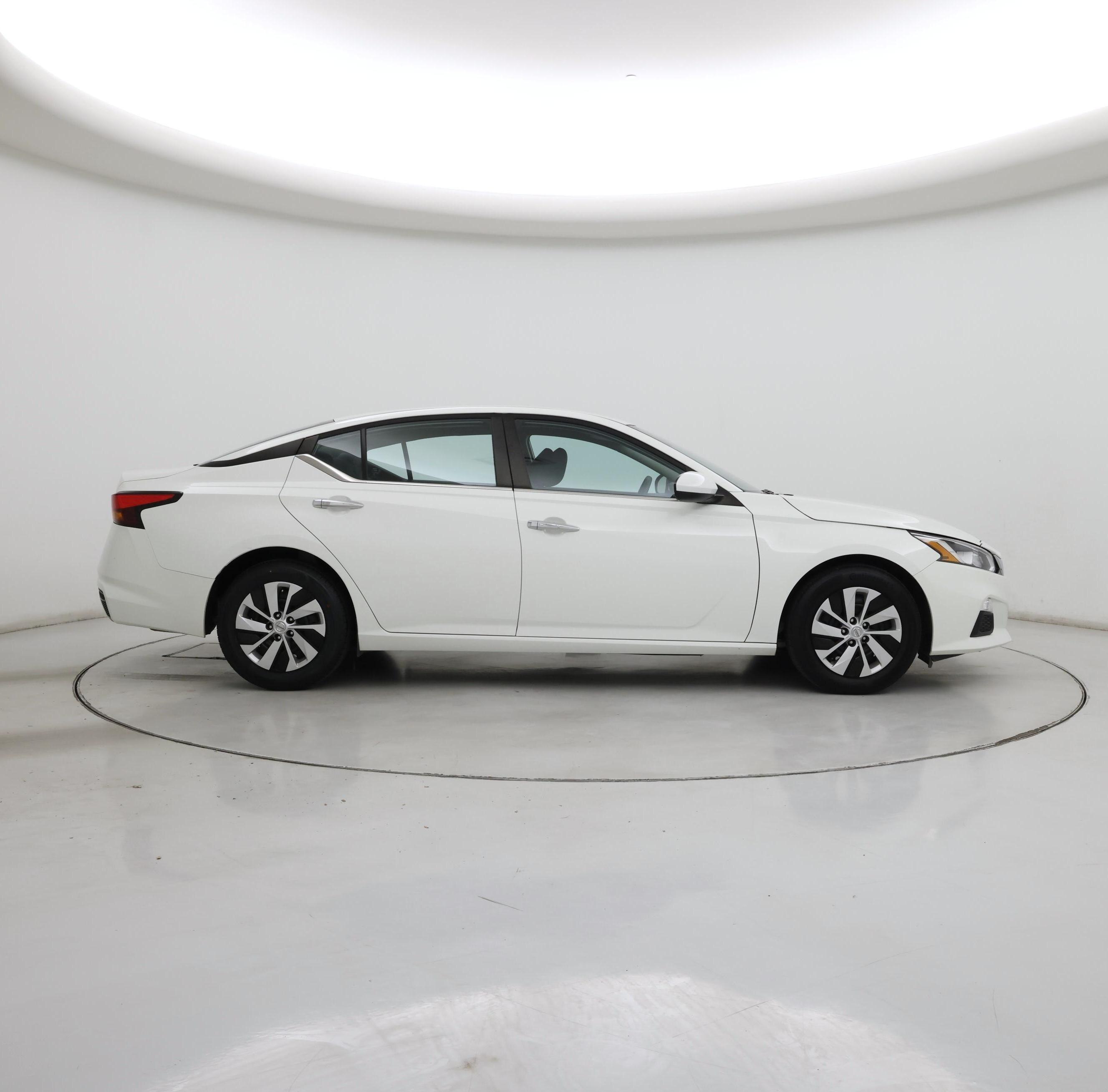 Thumbnail: 2021 Nissan Altima - 7