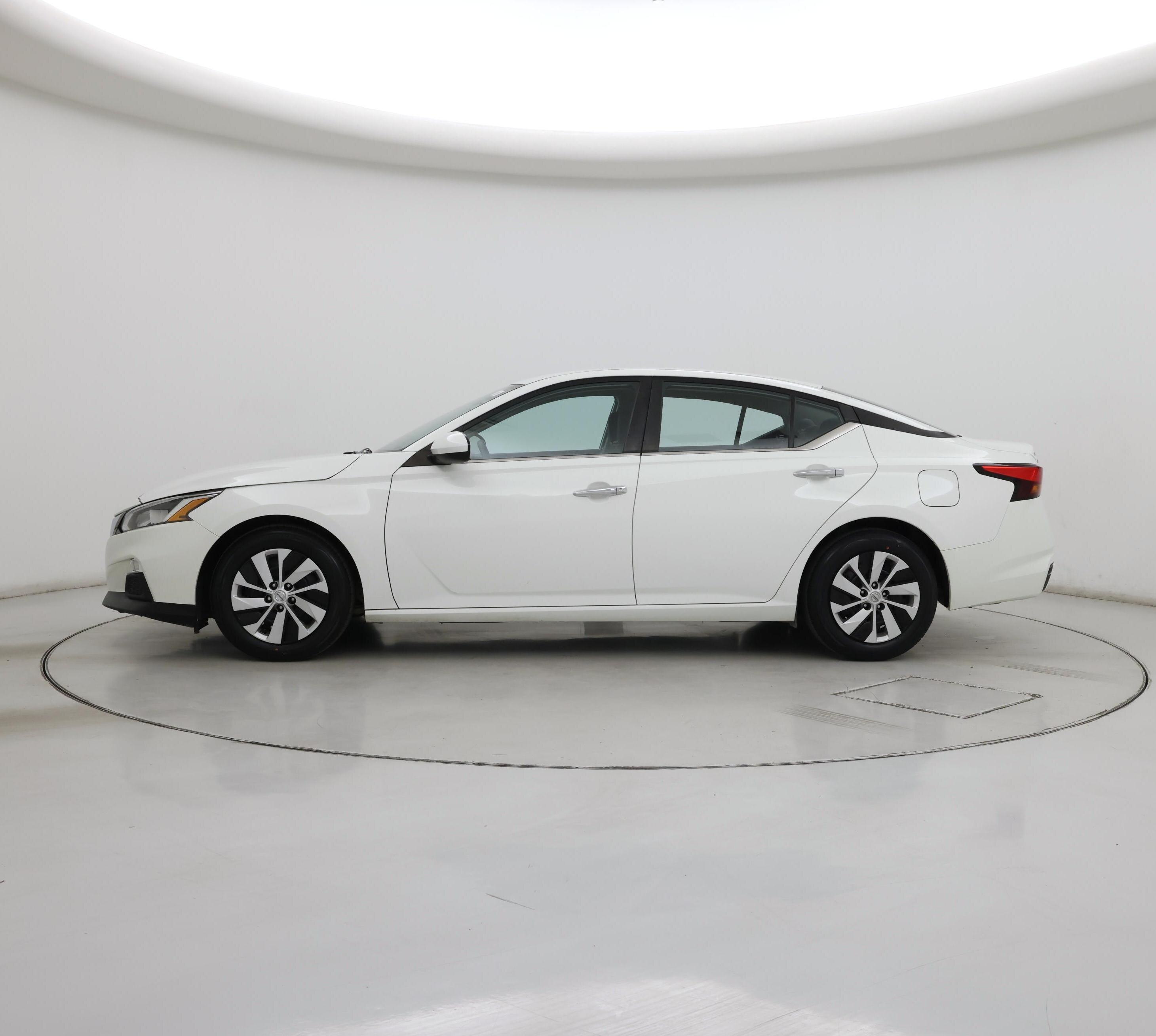 Thumbnail: 2021 Nissan Altima - 3