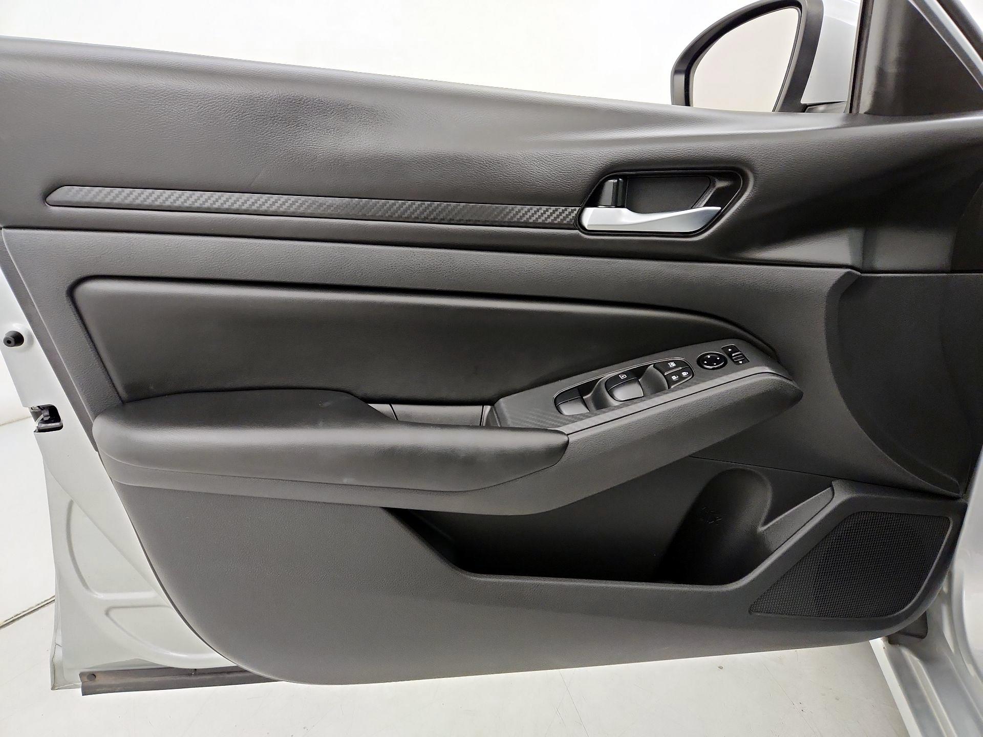 Thumbnail: 2021 Nissan Altima - 12