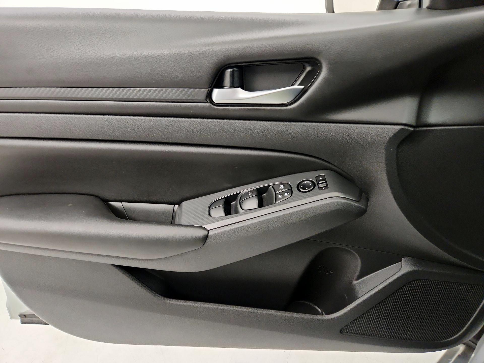 Thumbnail: 2021 Nissan Altima - 12