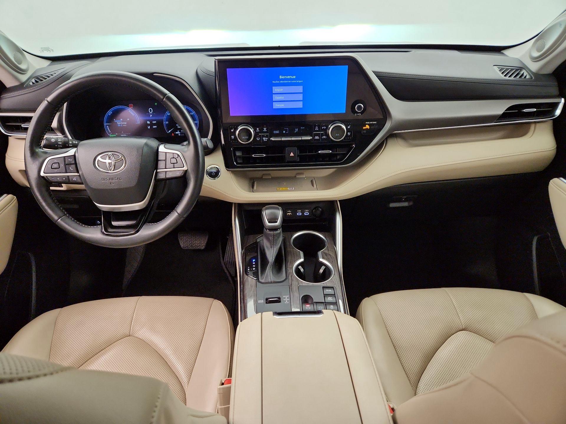 Thumbnail: 2023 Toyota Highlander - 9