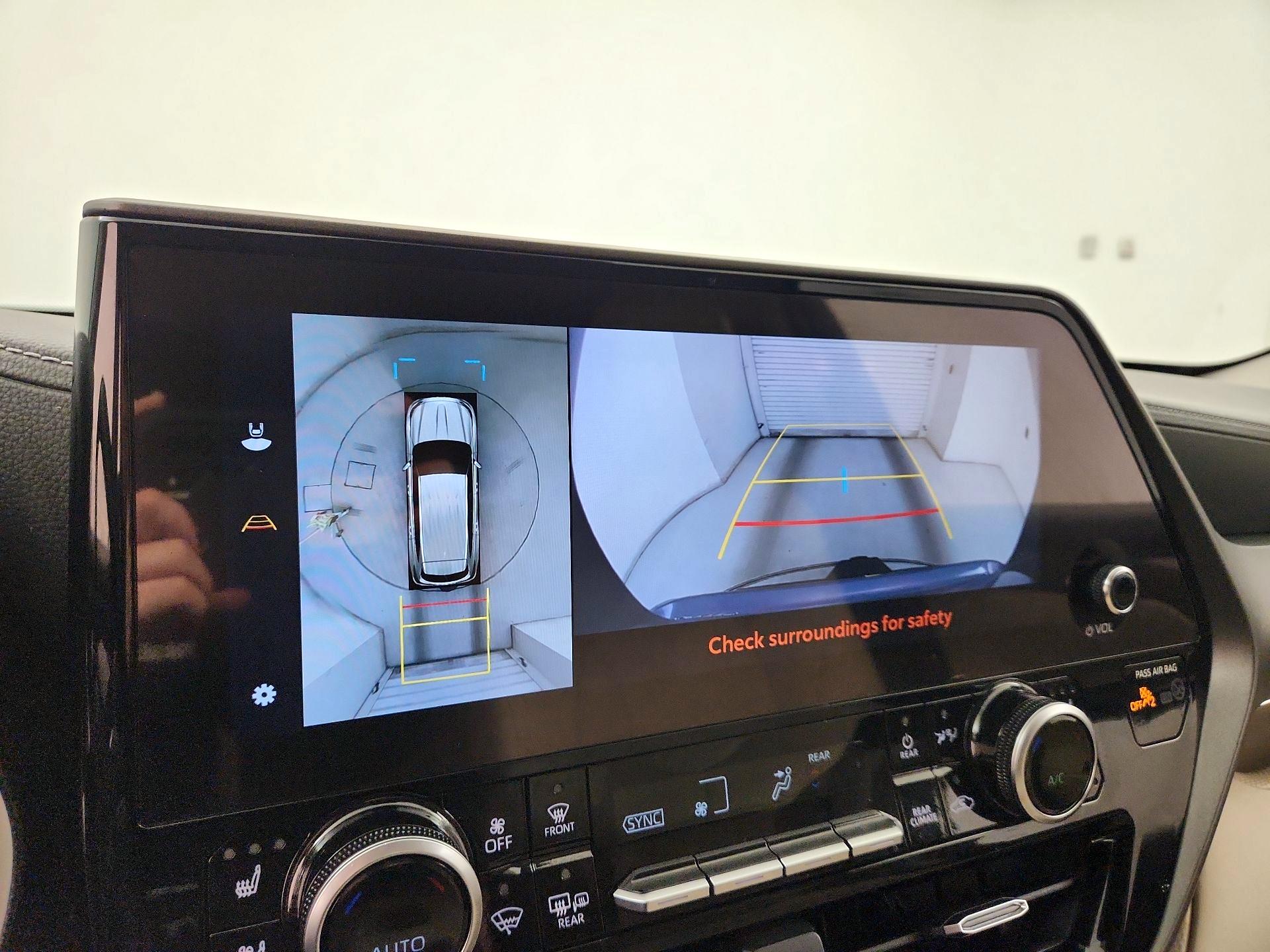 Thumbnail: 2023 Toyota Highlander - 14