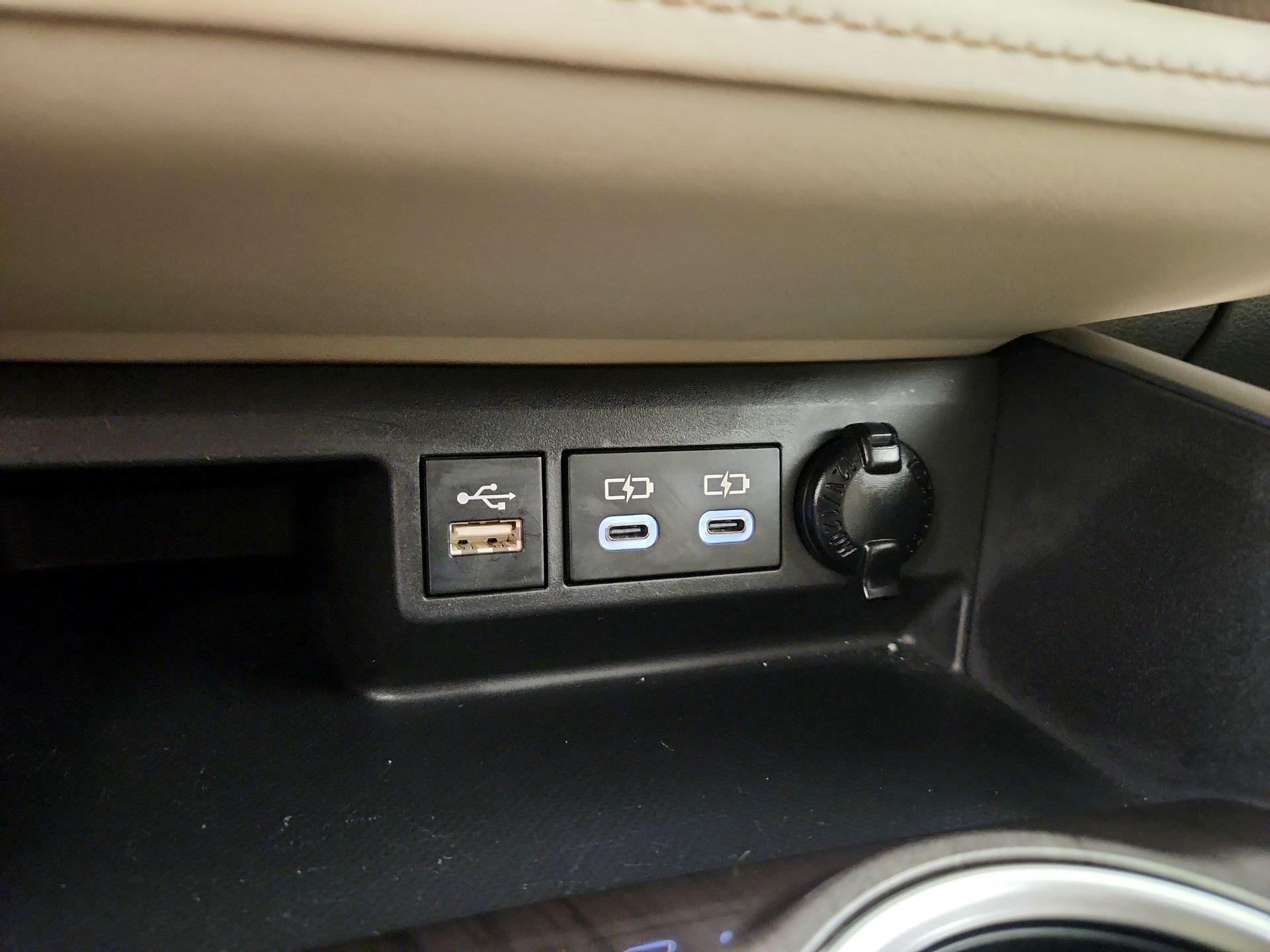 Thumbnail: 2023 Toyota Highlander - 18