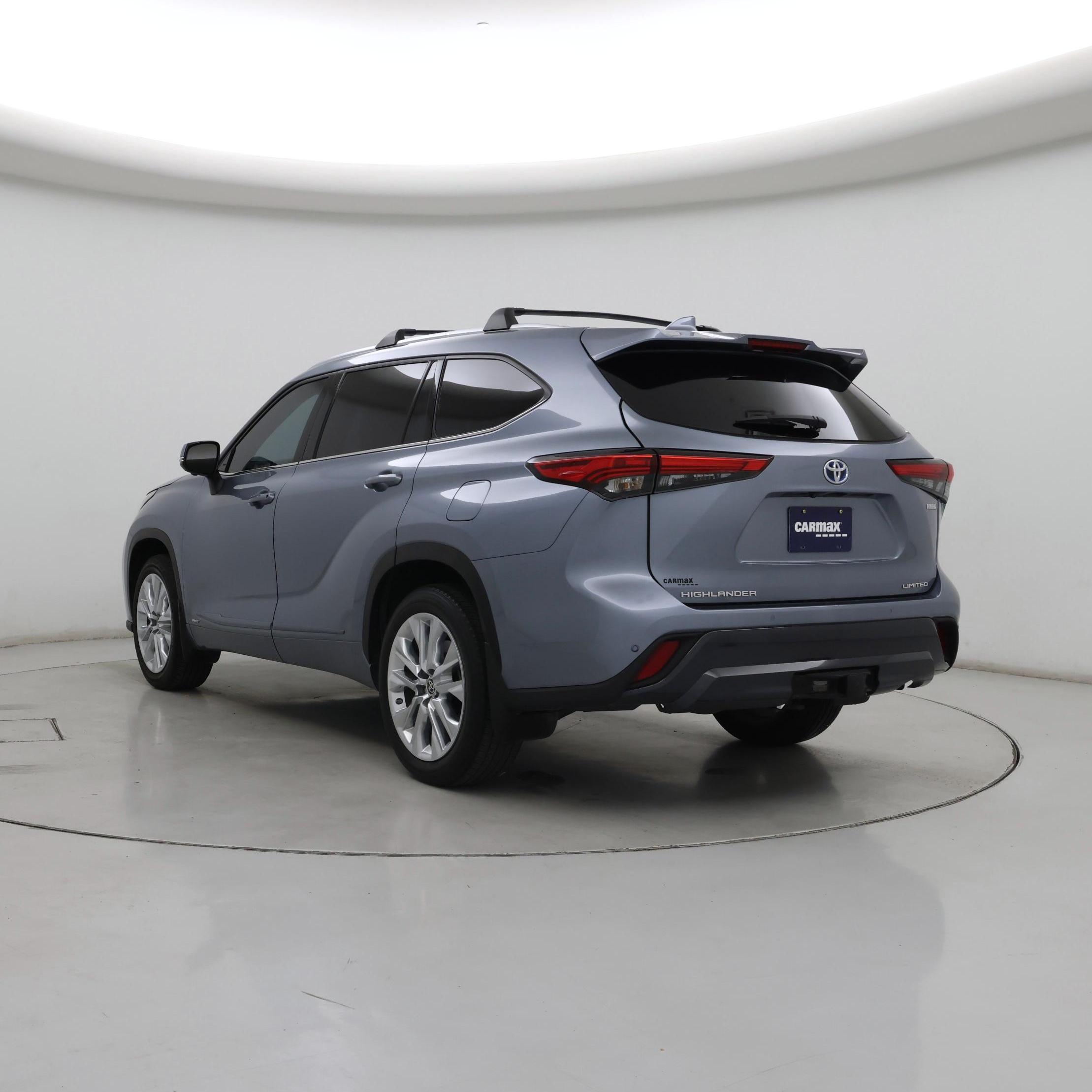 Thumbnail: 2023 Toyota Highlander - 2