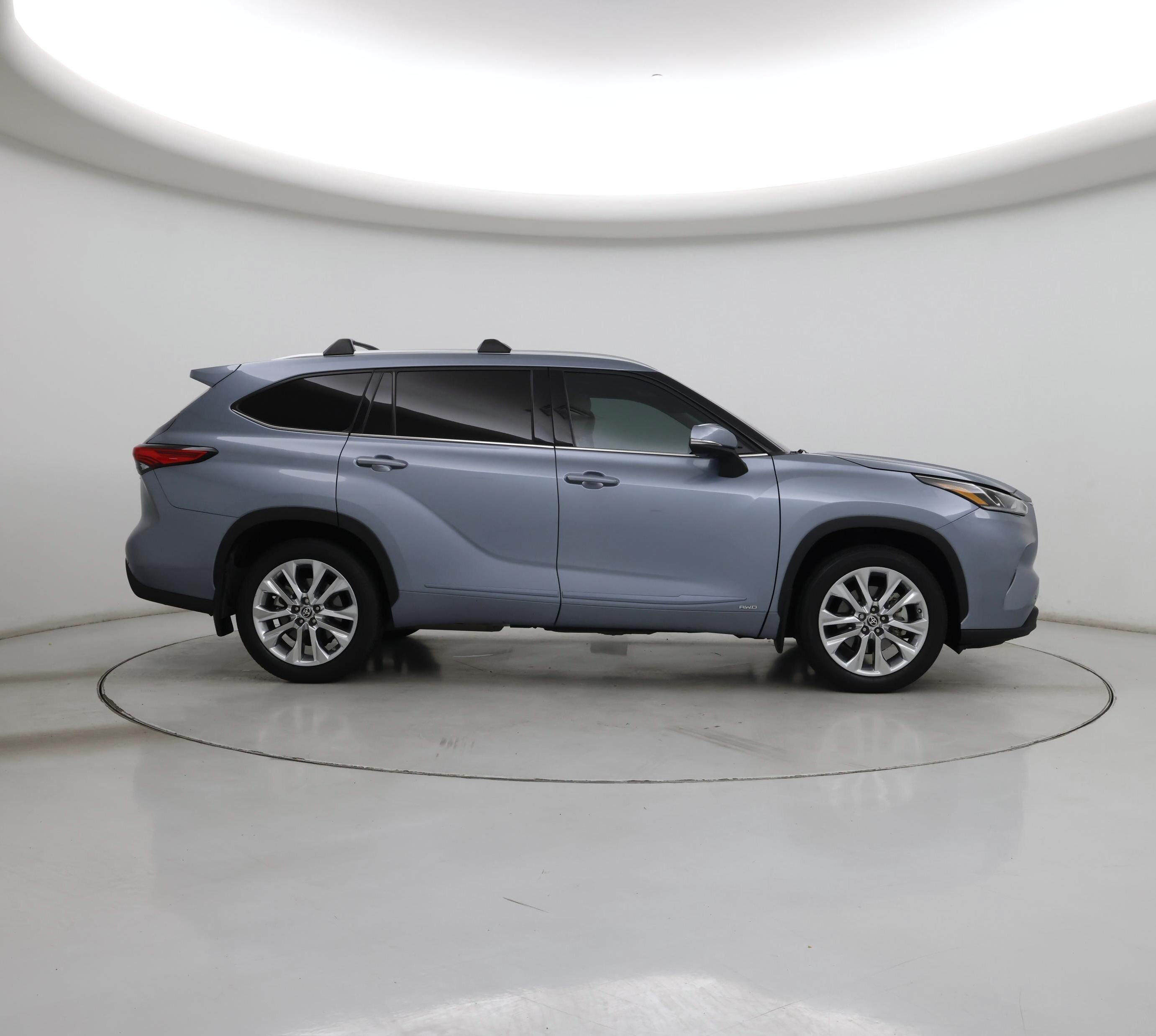 Thumbnail: 2023 Toyota Highlander - 7
