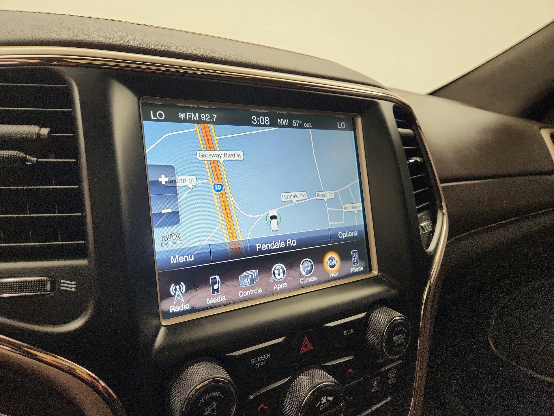 Thumbnail: 2015 Jeep Grand Cherokee - 14