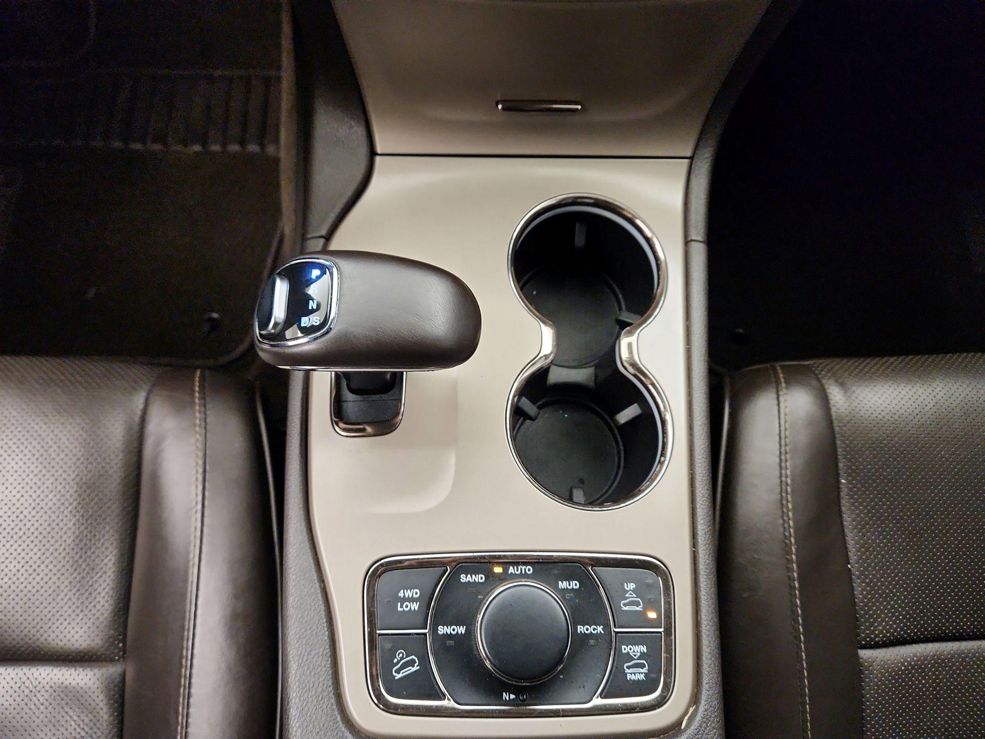 Thumbnail: 2015 Jeep Grand Cherokee - 18