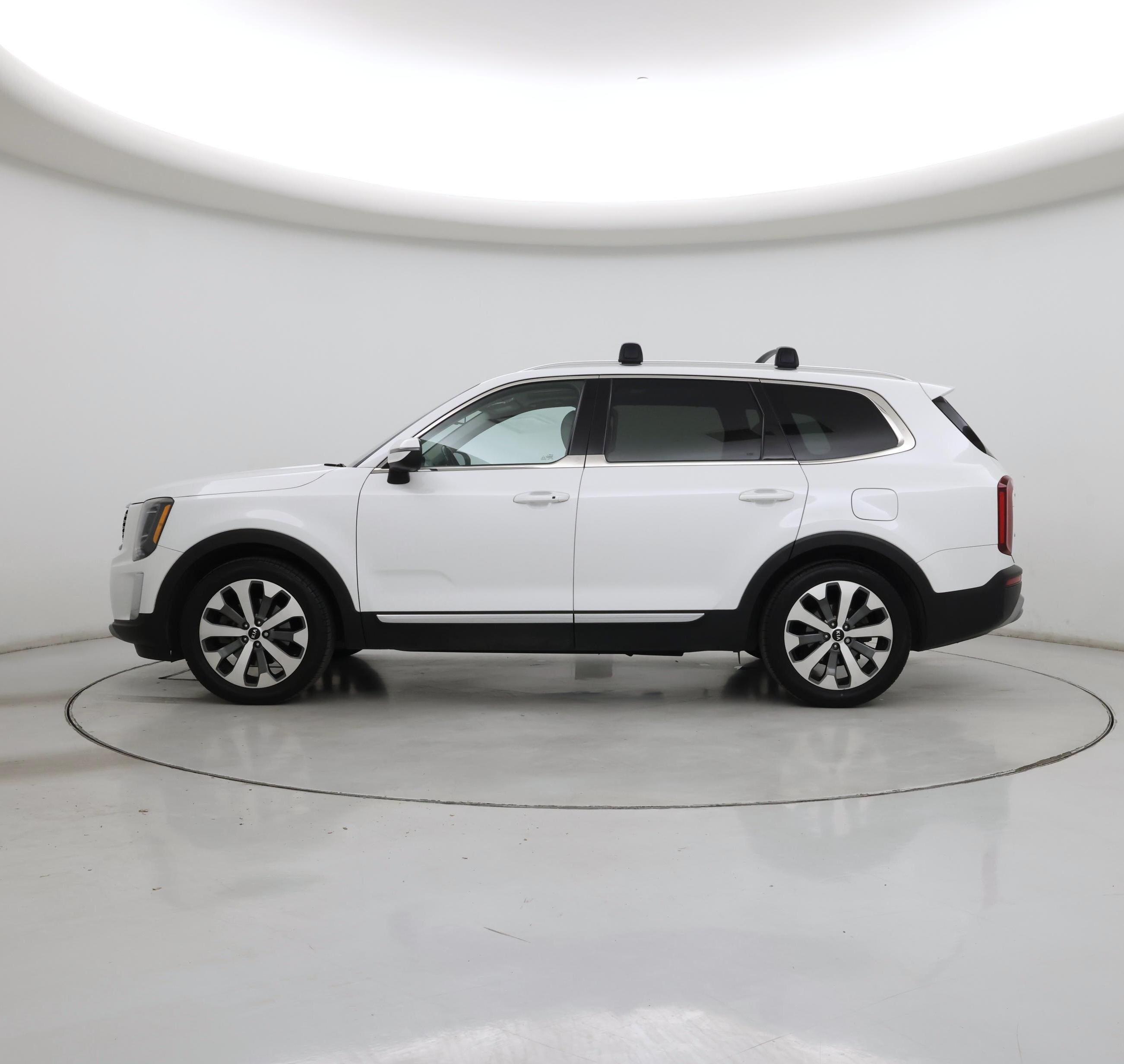 Thumbnail: 2020 Kia Telluride - 3