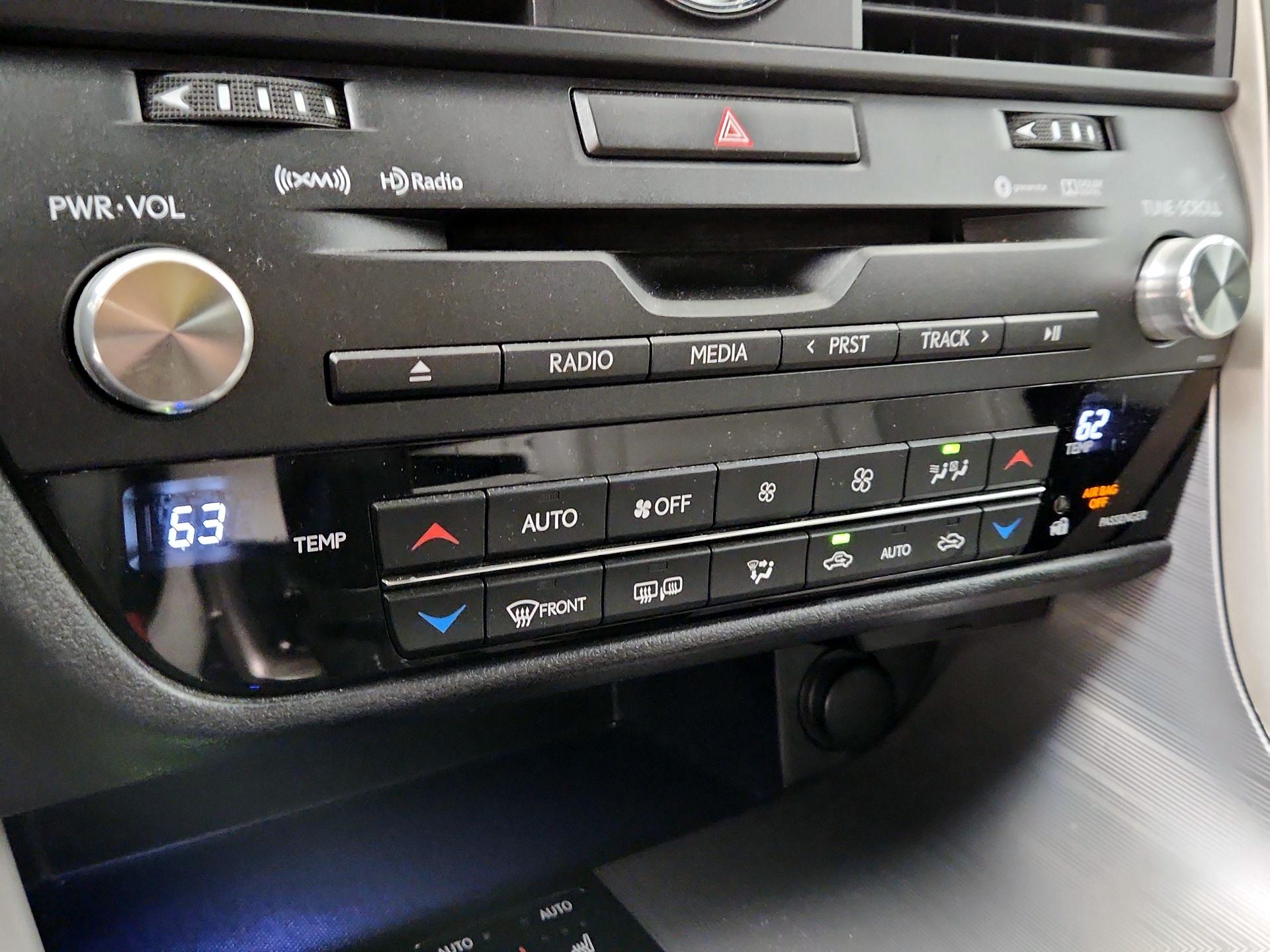 Thumbnail: 2016 Lexus RX - 17