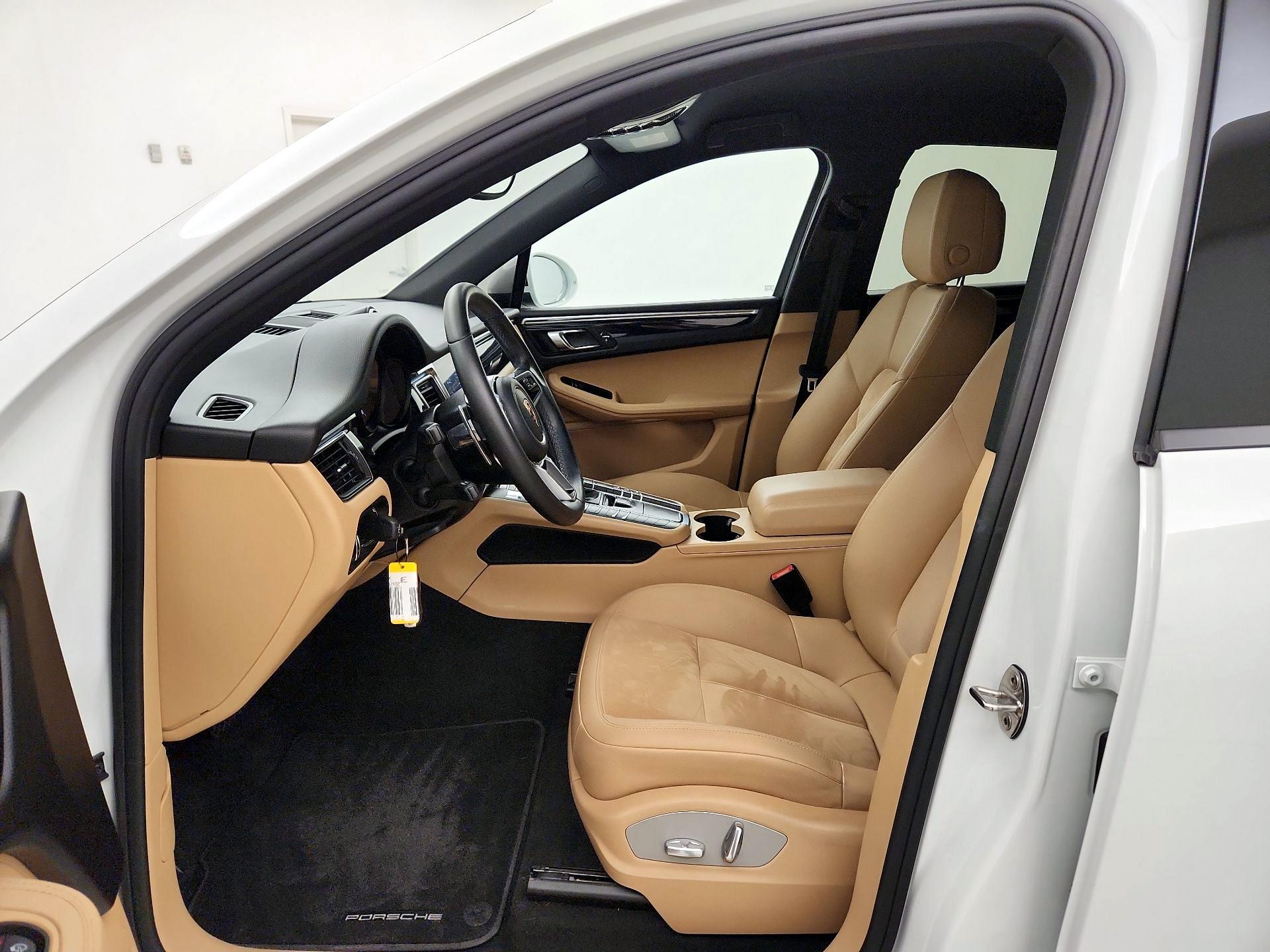 Thumbnail: 2017 Porsche Macan - 11