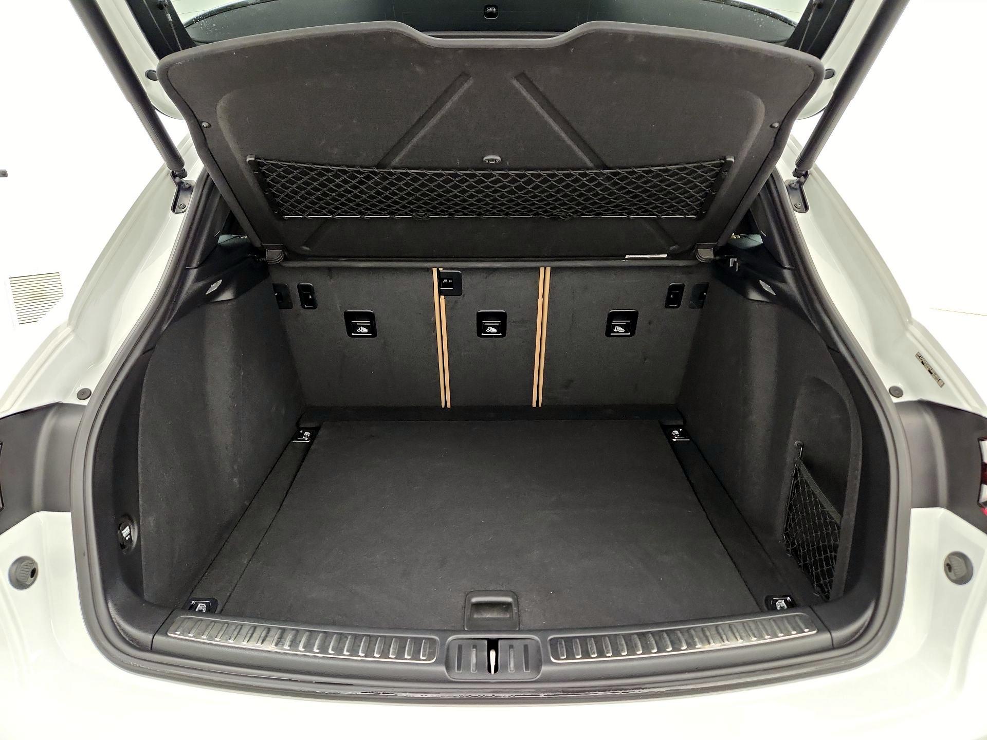 Thumbnail: 2017 Porsche Macan - 20