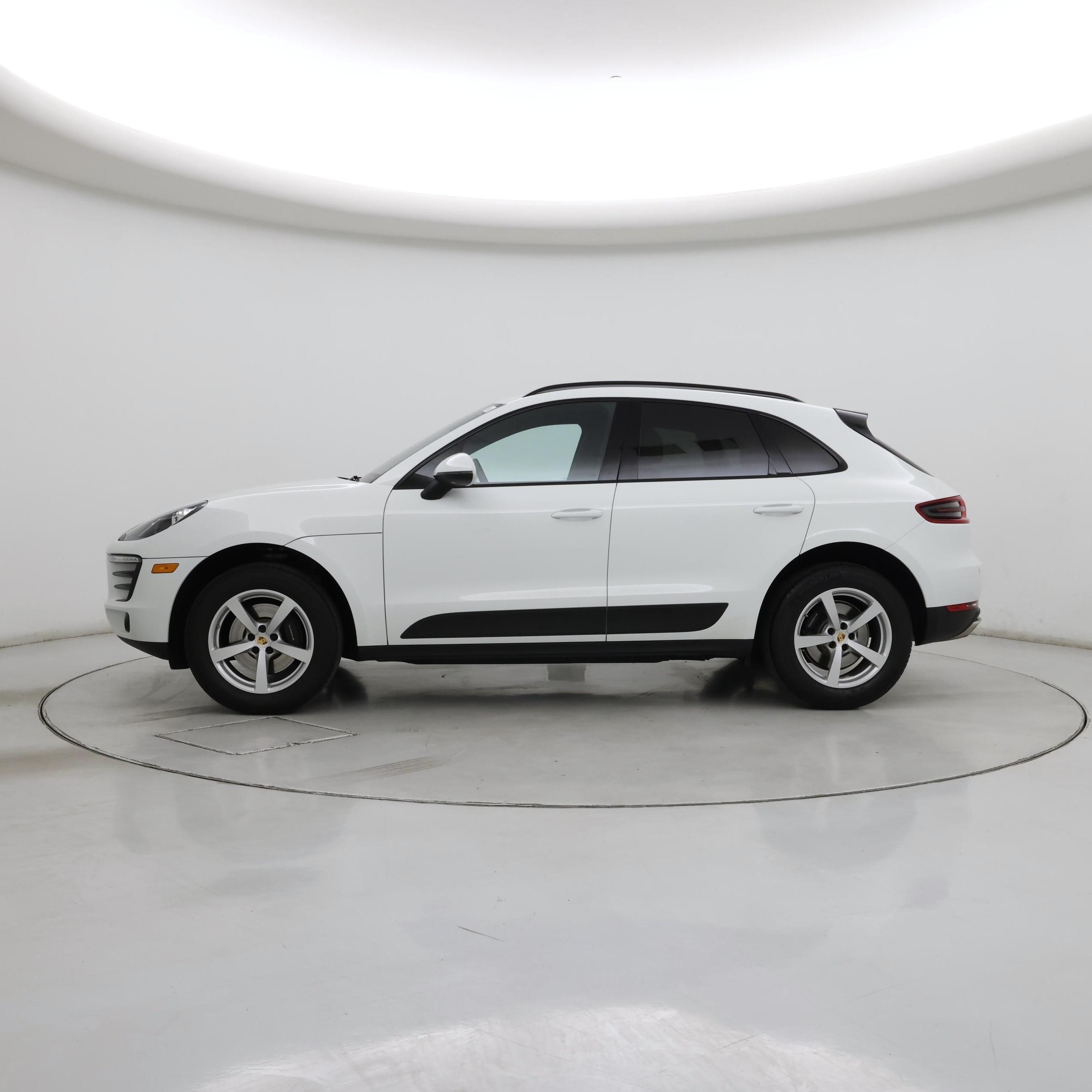 Thumbnail: 2017 Porsche Macan - 3