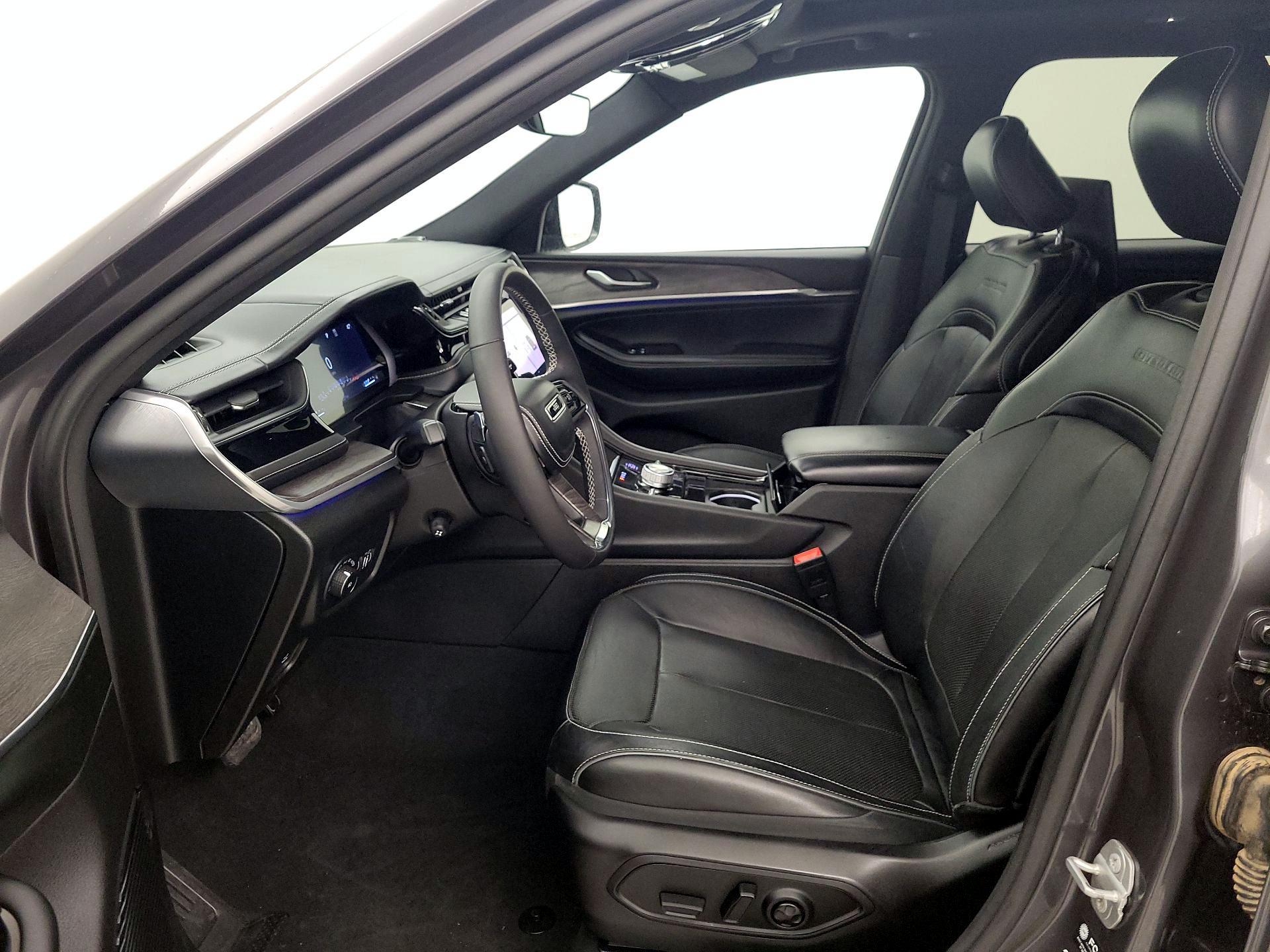 Thumbnail: 2023 Jeep Grand Cherokee L - 11