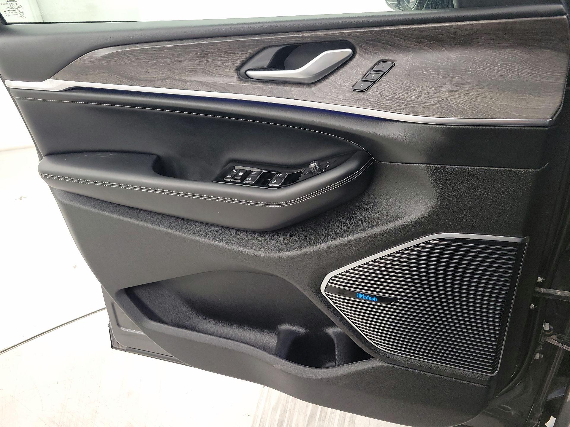 Thumbnail: 2023 Jeep Grand Cherokee L - 12