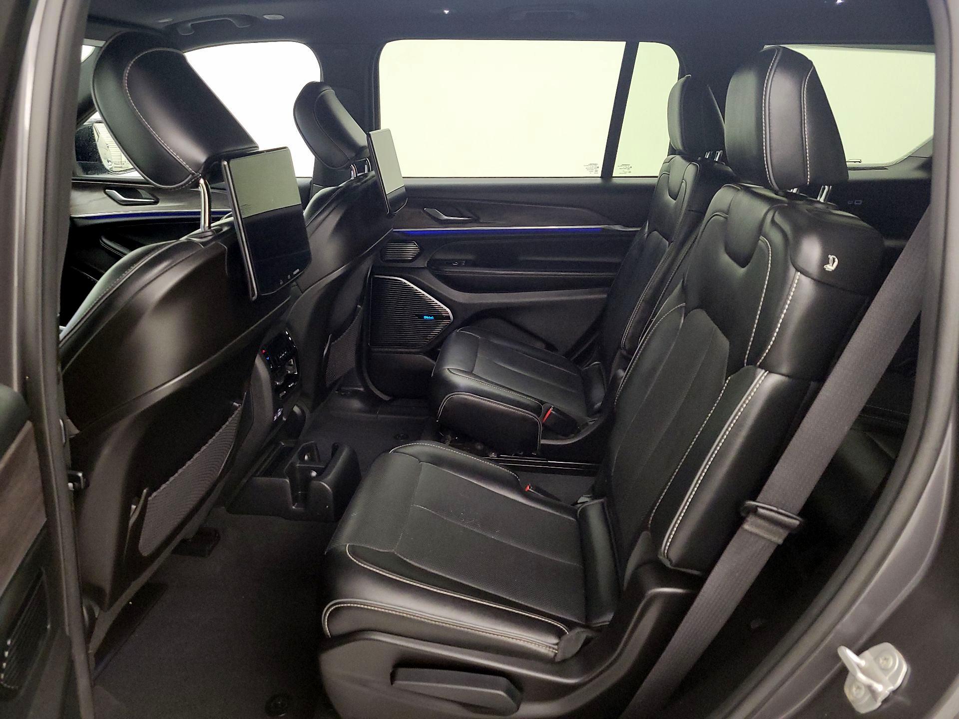 Thumbnail: 2023 Jeep Grand Cherokee L - 20