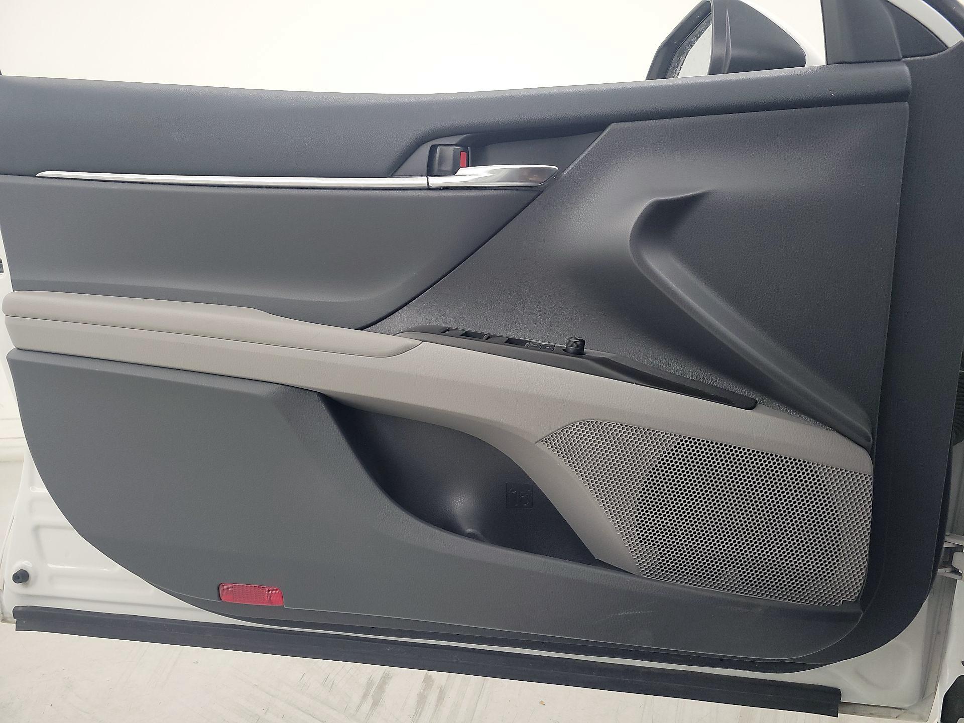 Thumbnail: 2023 Toyota Camry - 12