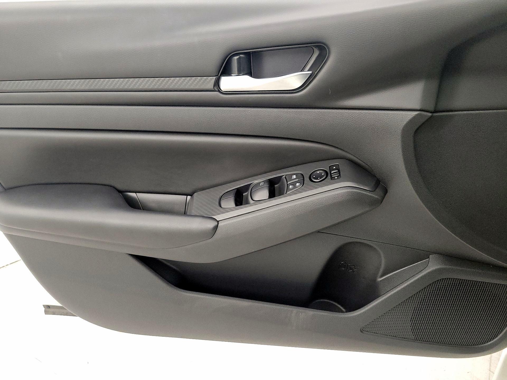 Thumbnail: 2021 Nissan Altima - 12