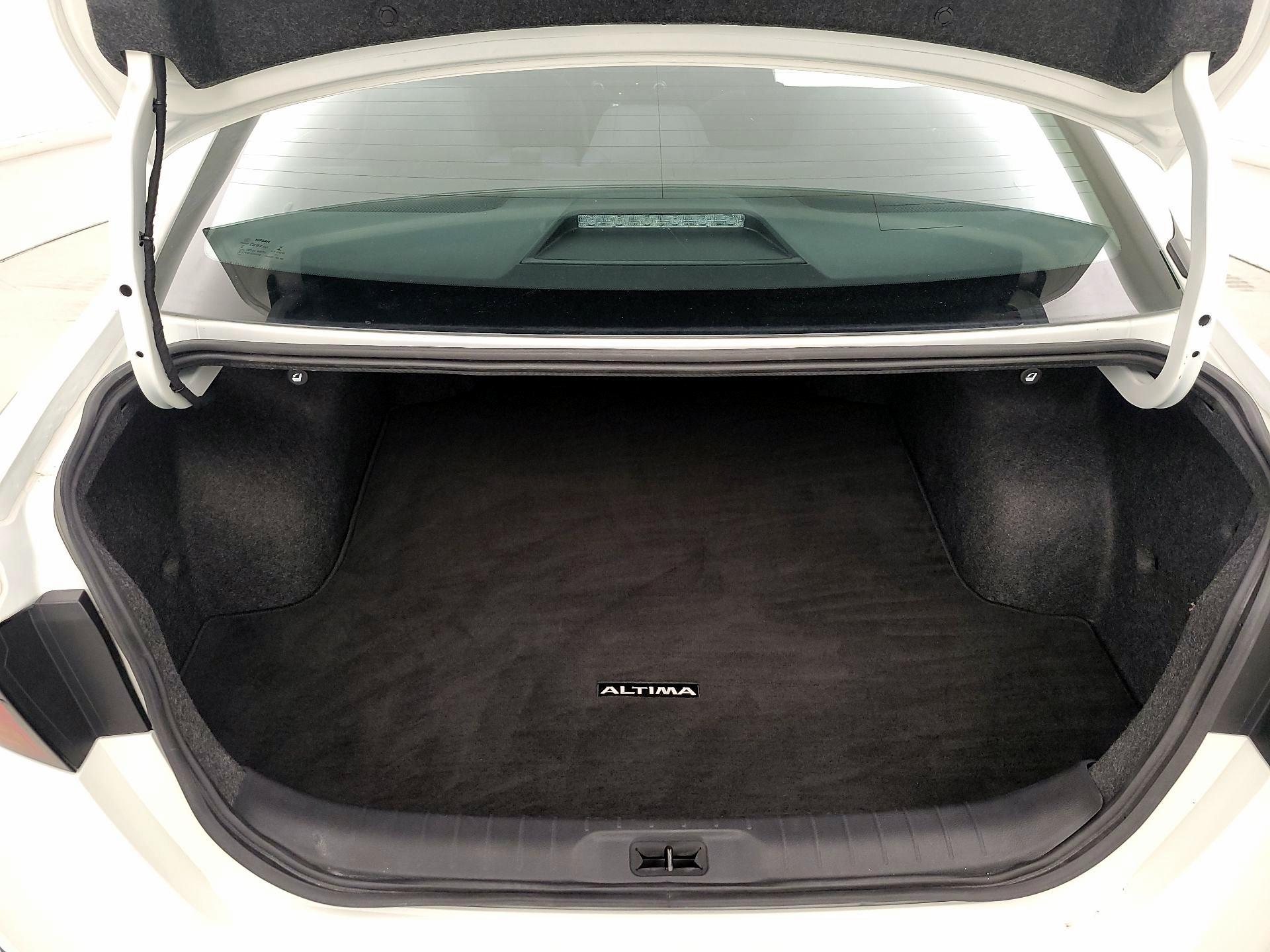 Thumbnail: 2021 Nissan Altima - 16