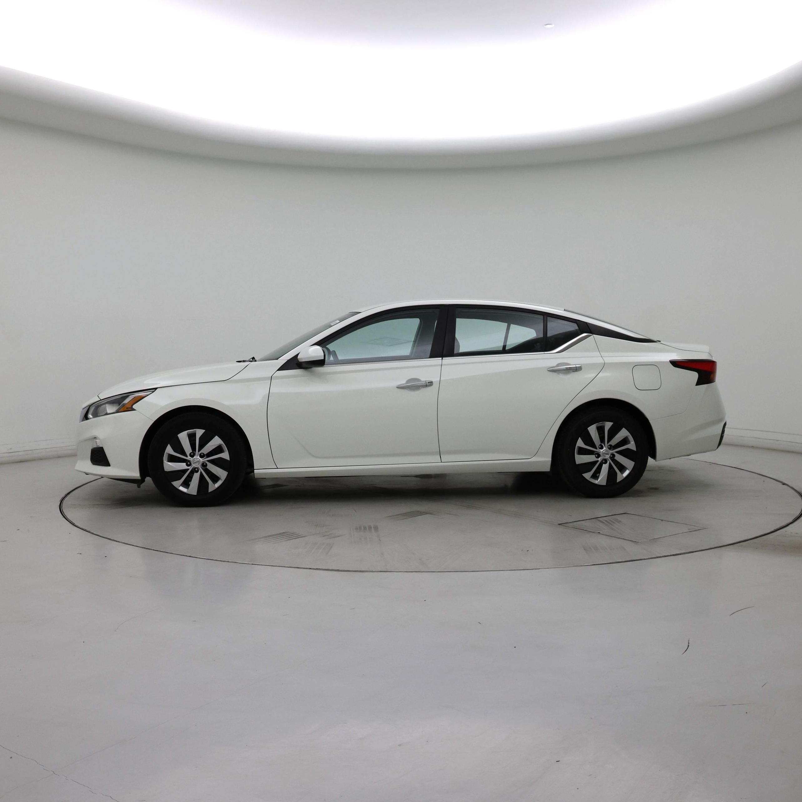 Thumbnail: 2021 Nissan Altima - 3