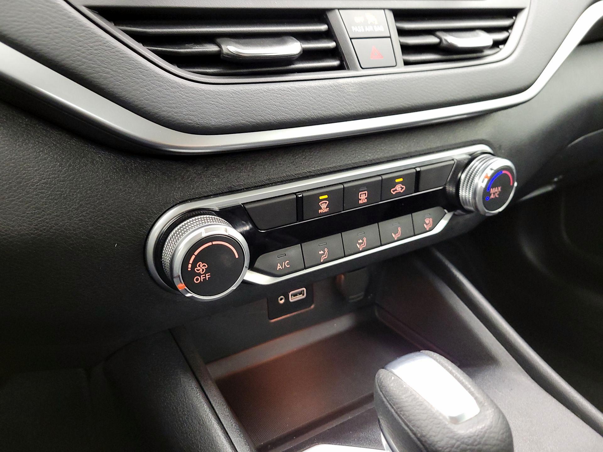 Thumbnail: 2021 Nissan Altima - 14