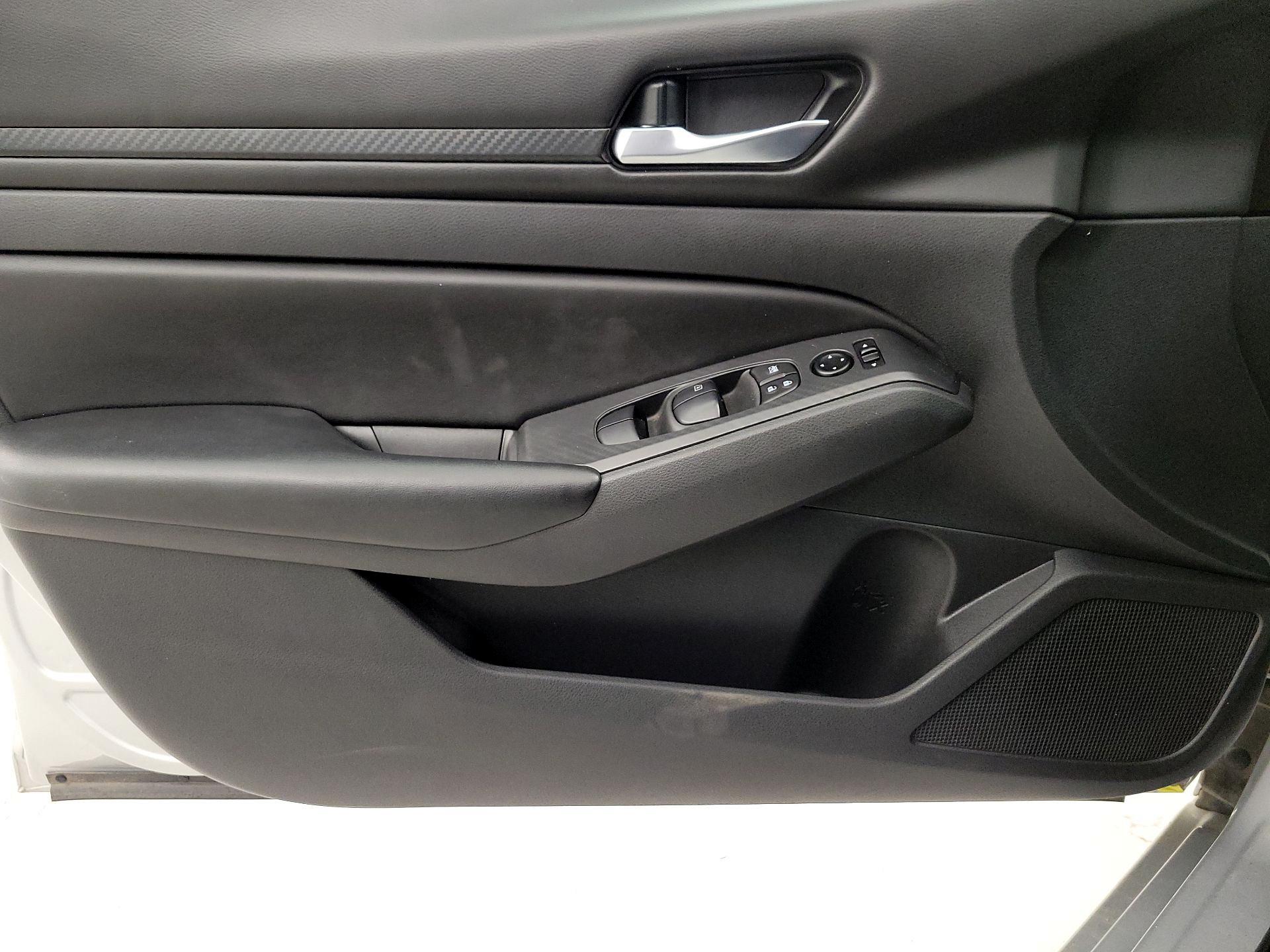 Thumbnail: 2021 Nissan Altima - 12