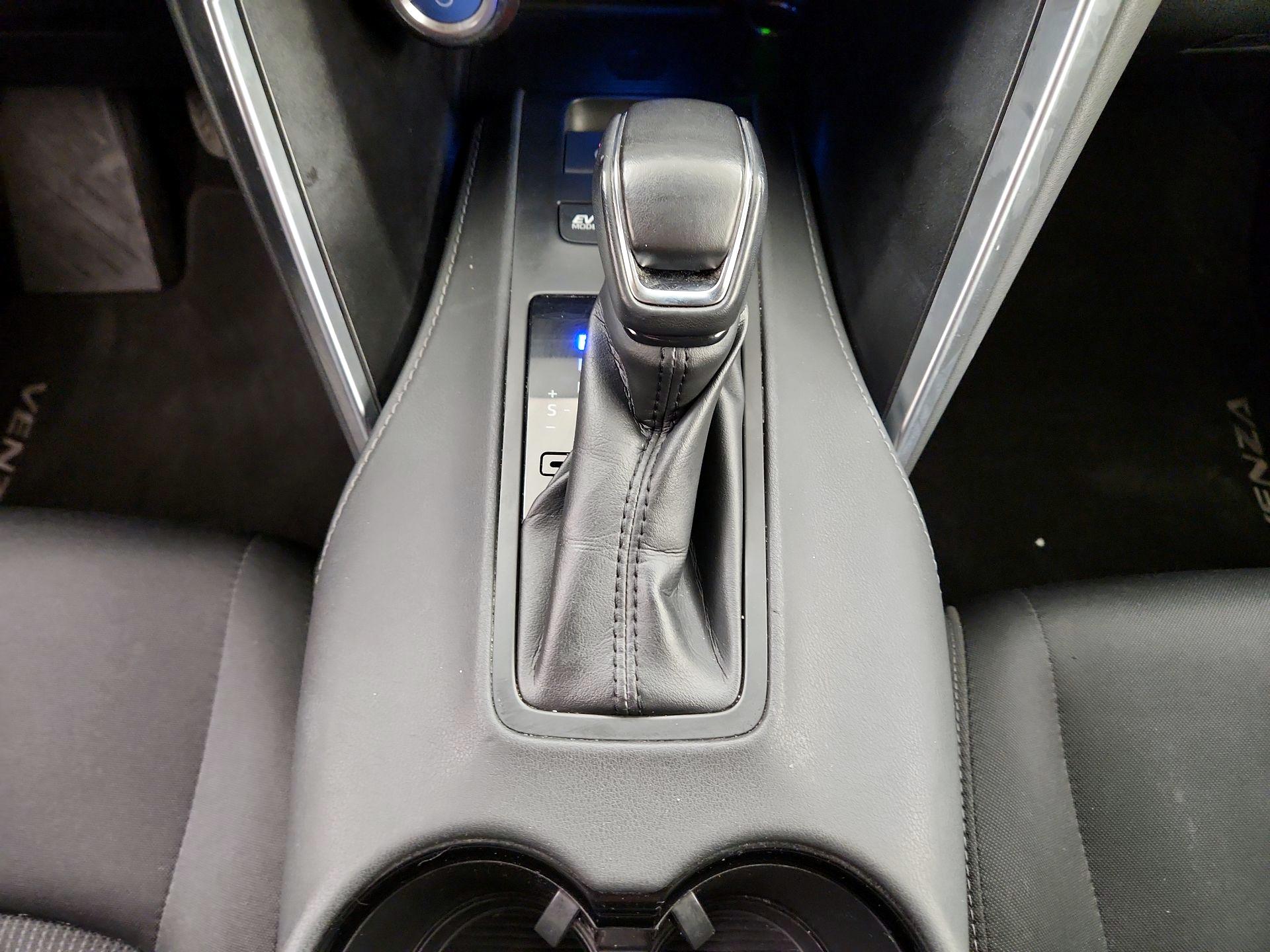 Thumbnail: 2021 Toyota Venza - 16