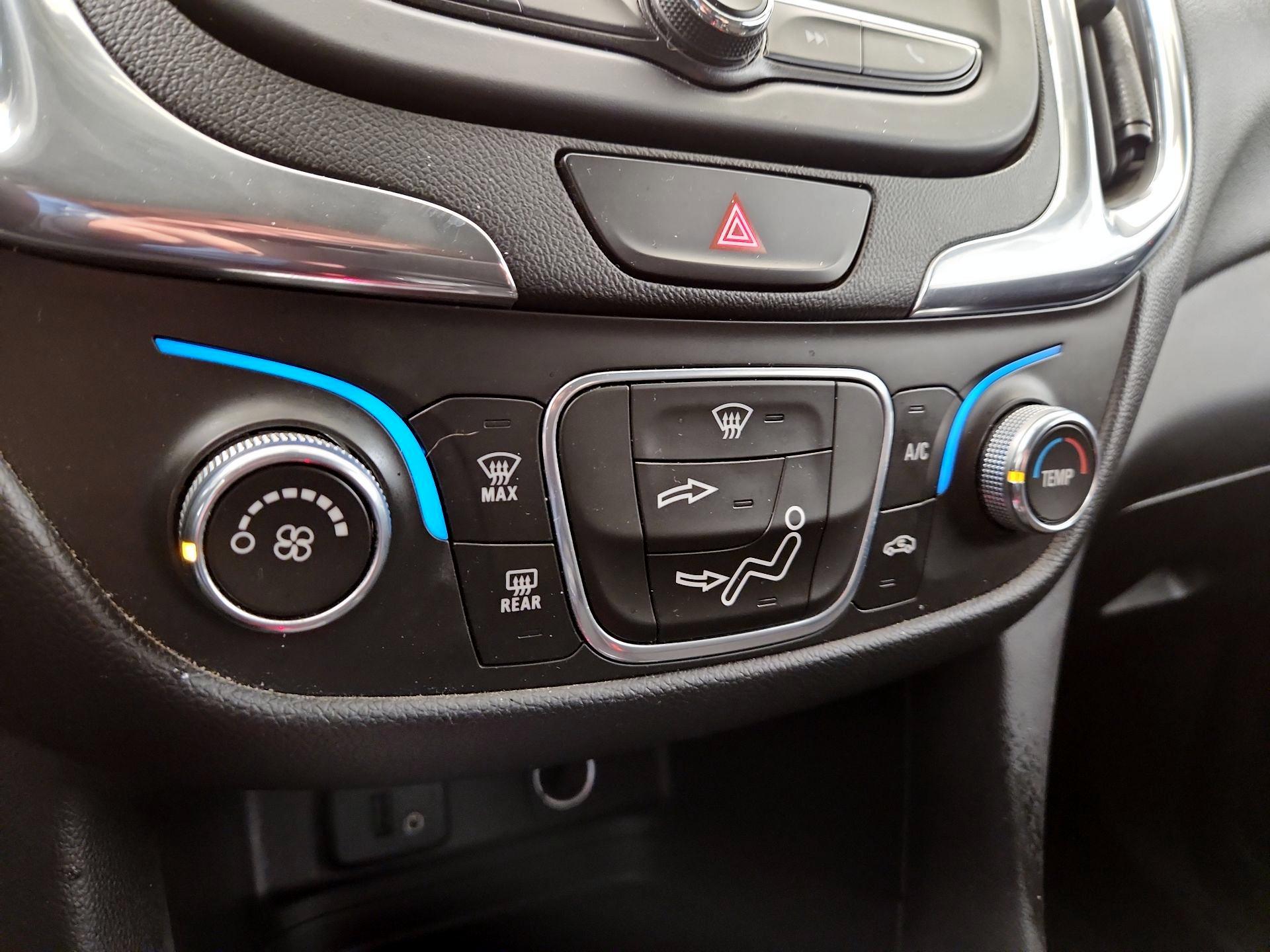 Thumbnail: 2018 Chevrolet Equinox - 16