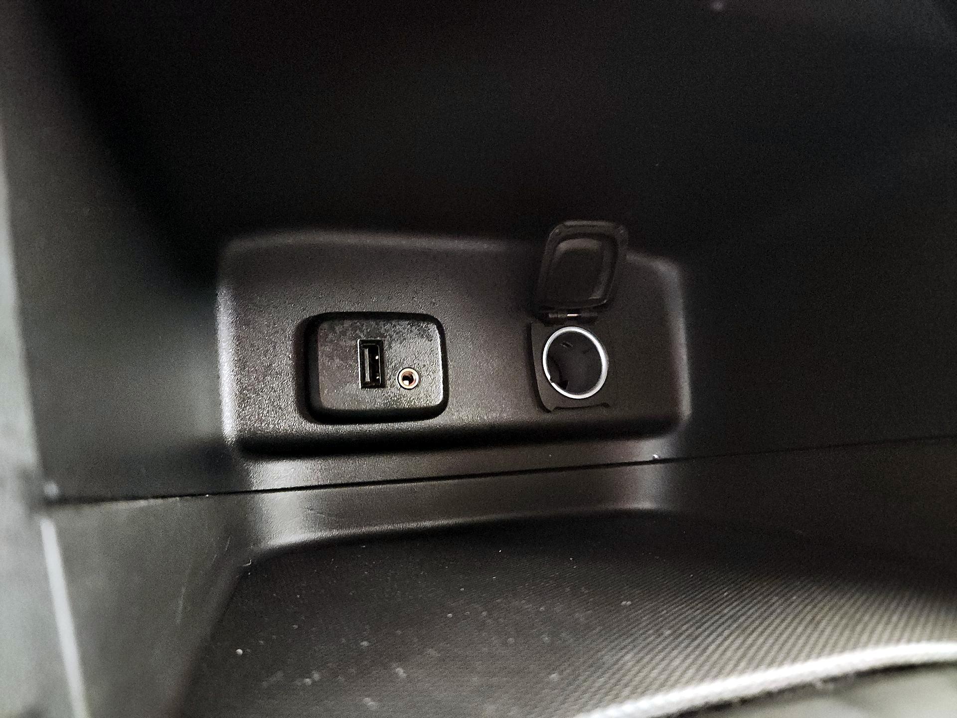 Thumbnail: 2018 Chevrolet Equinox - 18