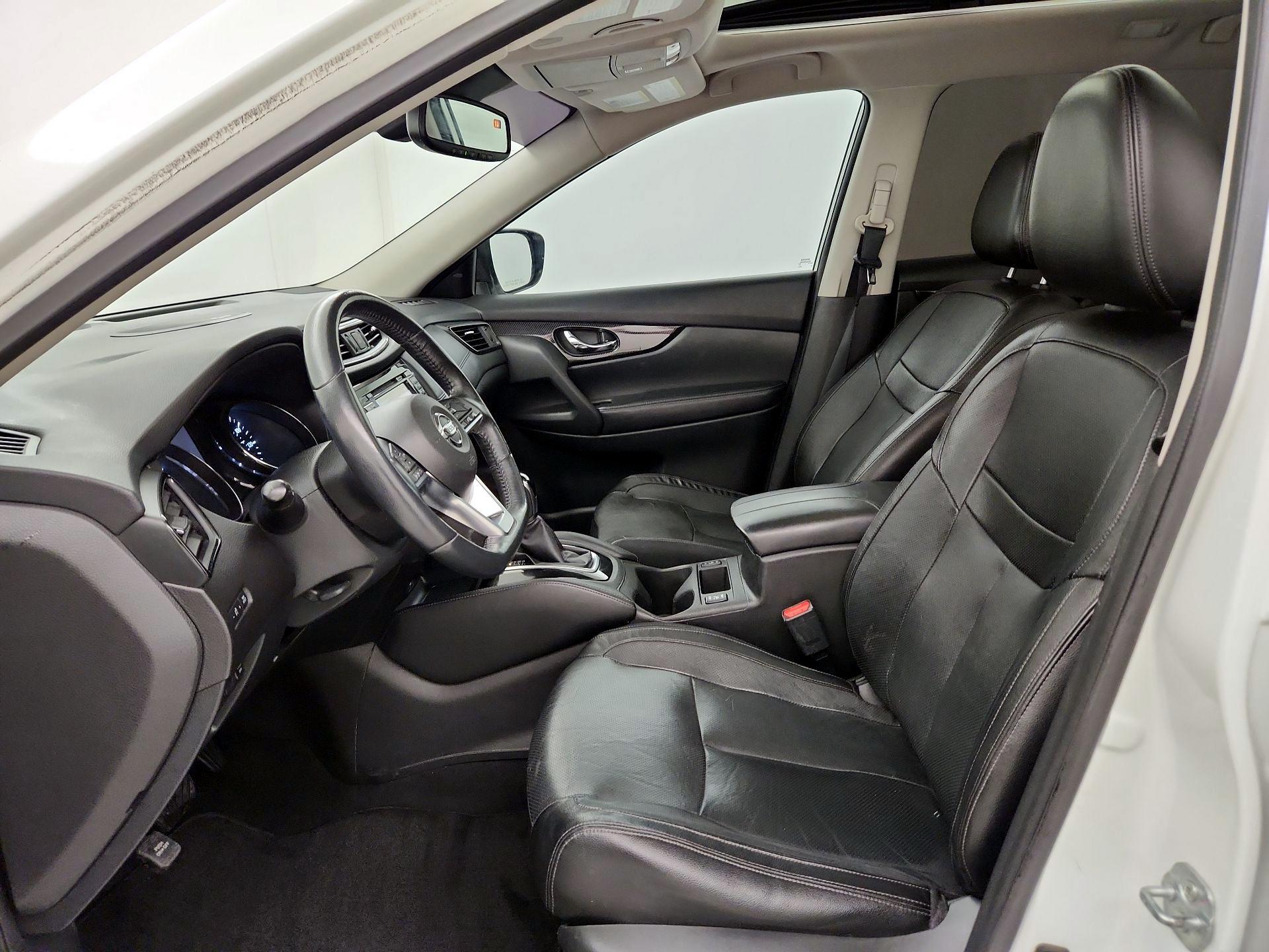 Thumbnail: 2017 Nissan Rogue - 11