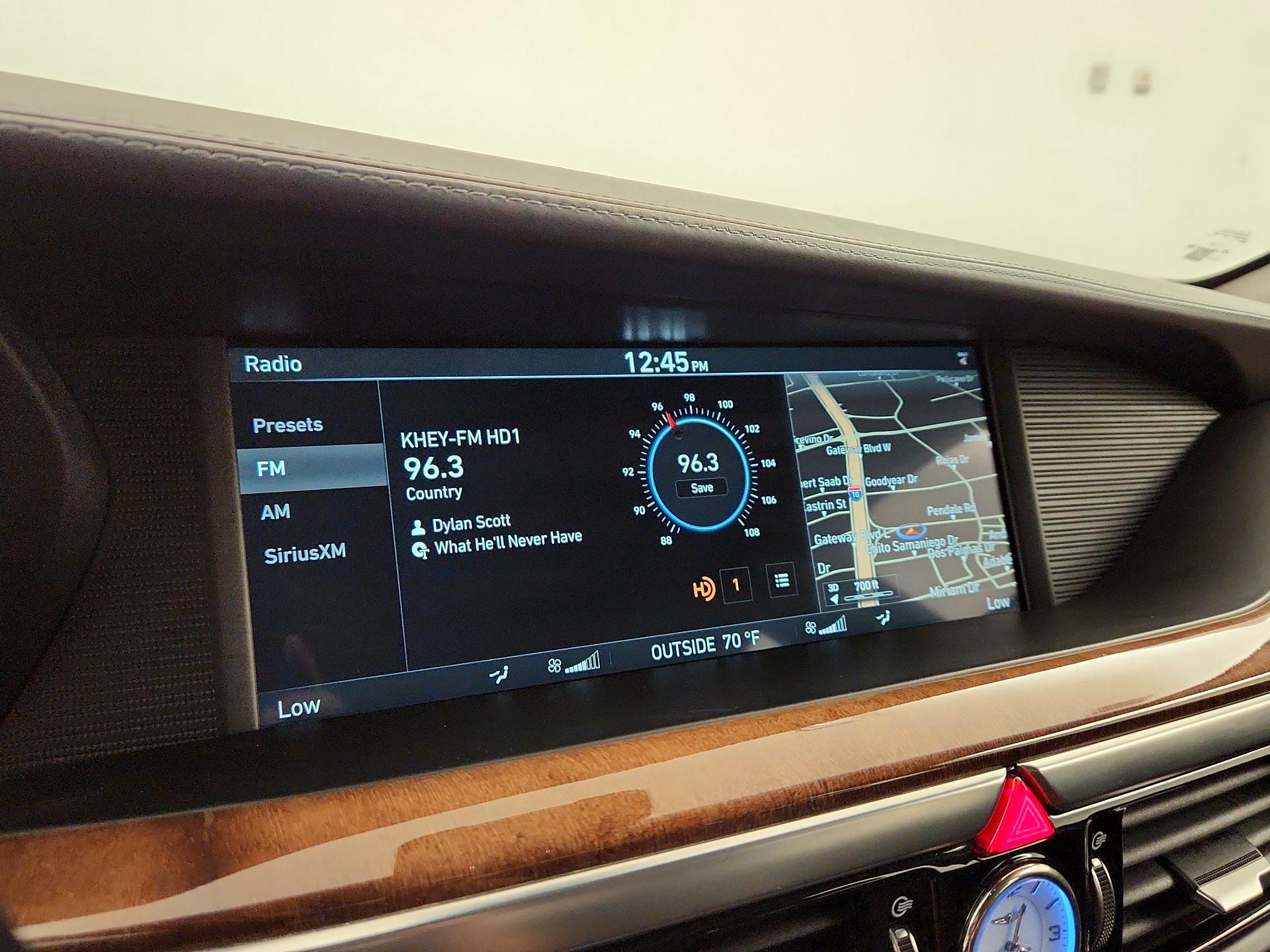 Thumbnail: 2019 Genesis G90 - 16