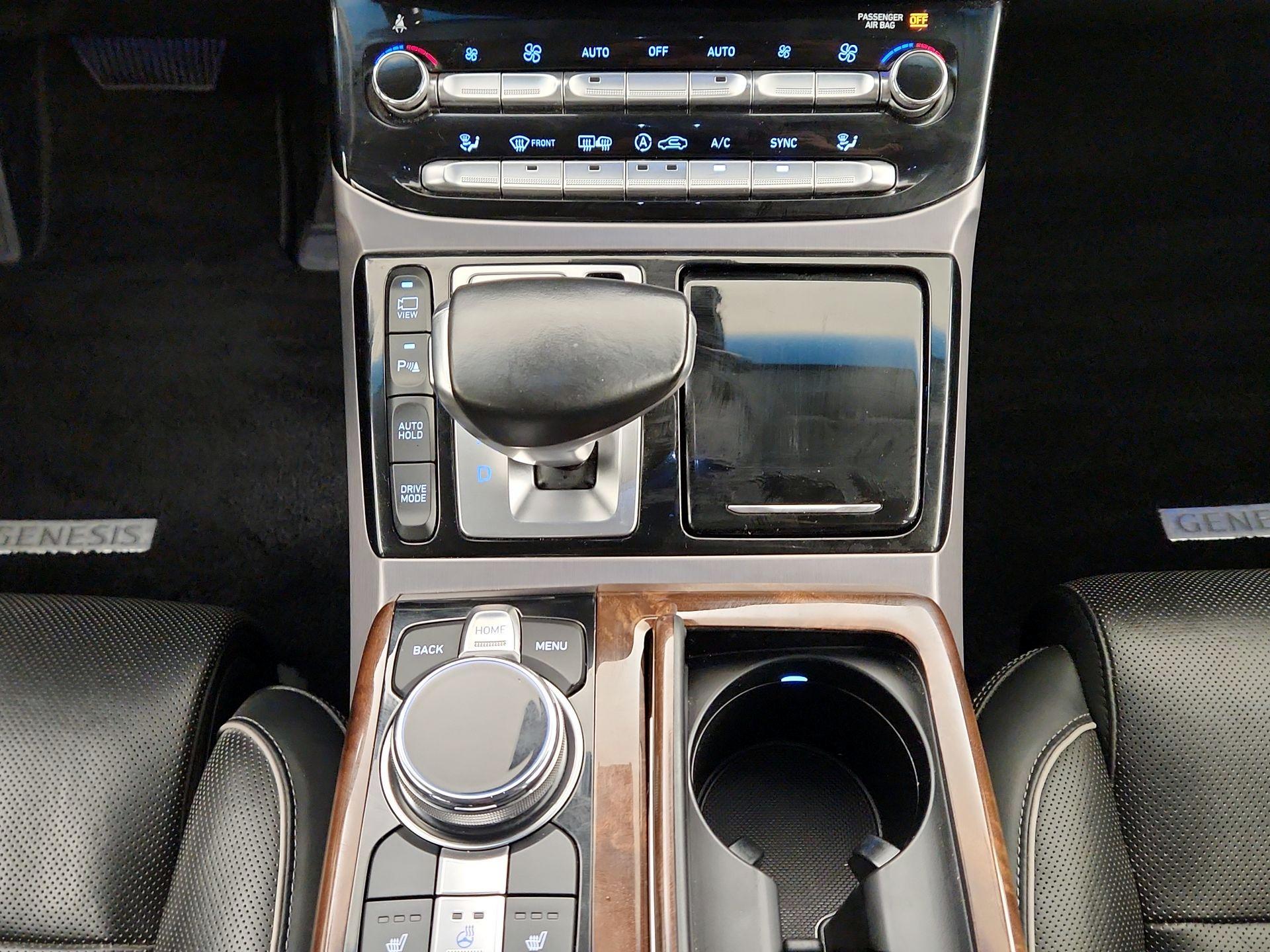 Thumbnail: 2019 Genesis G90 - 18