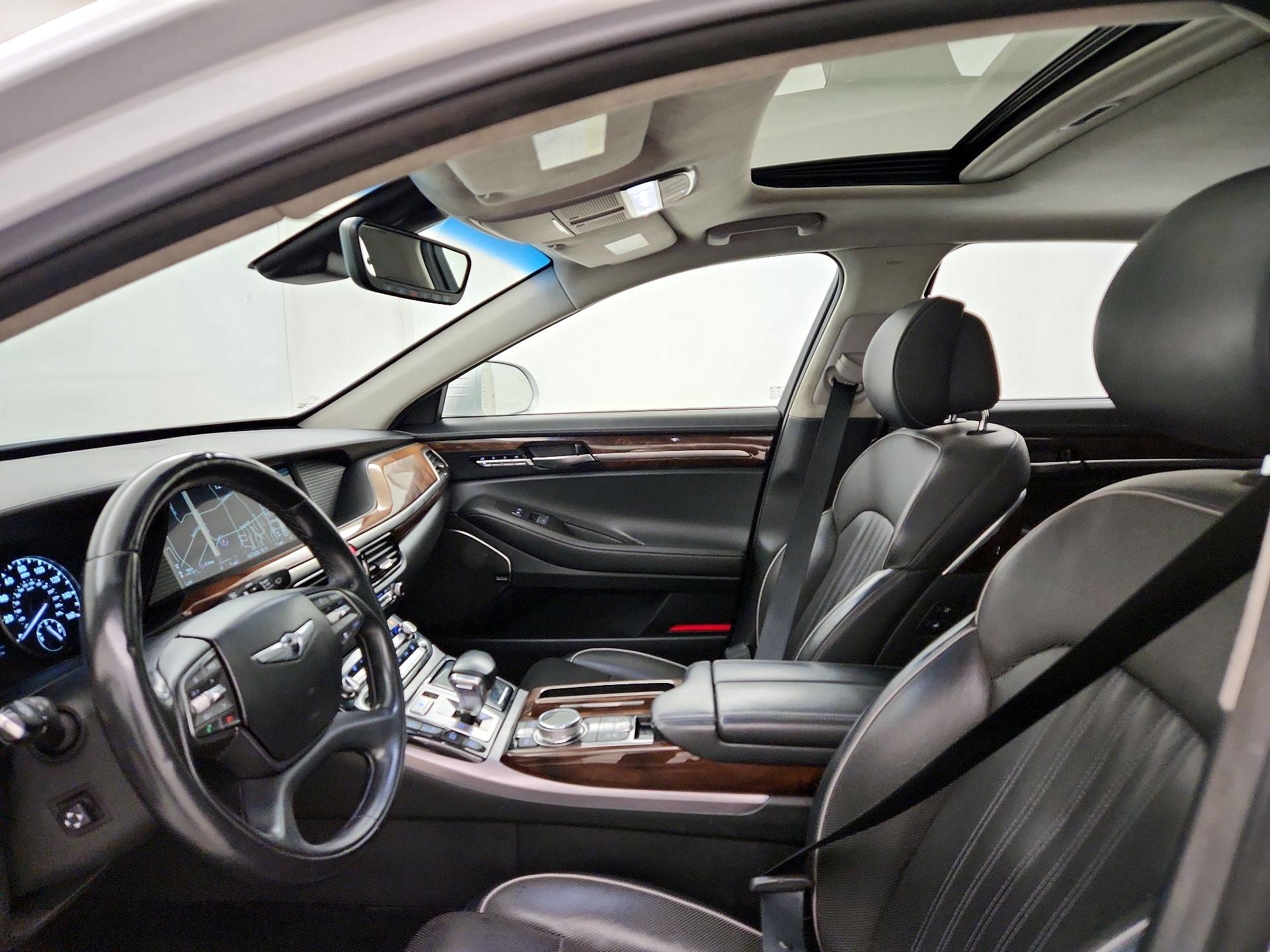 Thumbnail: 2019 Genesis G90 - 20