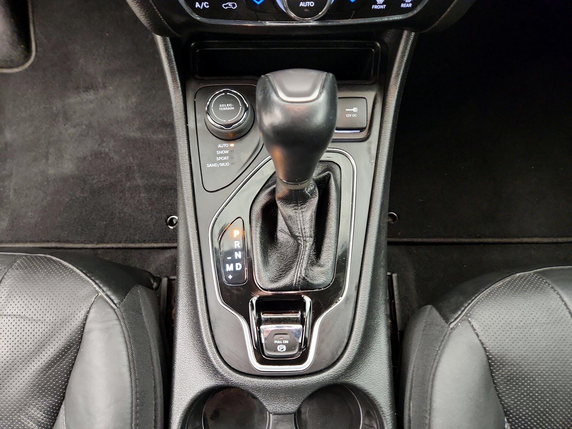 Thumbnail: 2021 Jeep Cherokee - 17