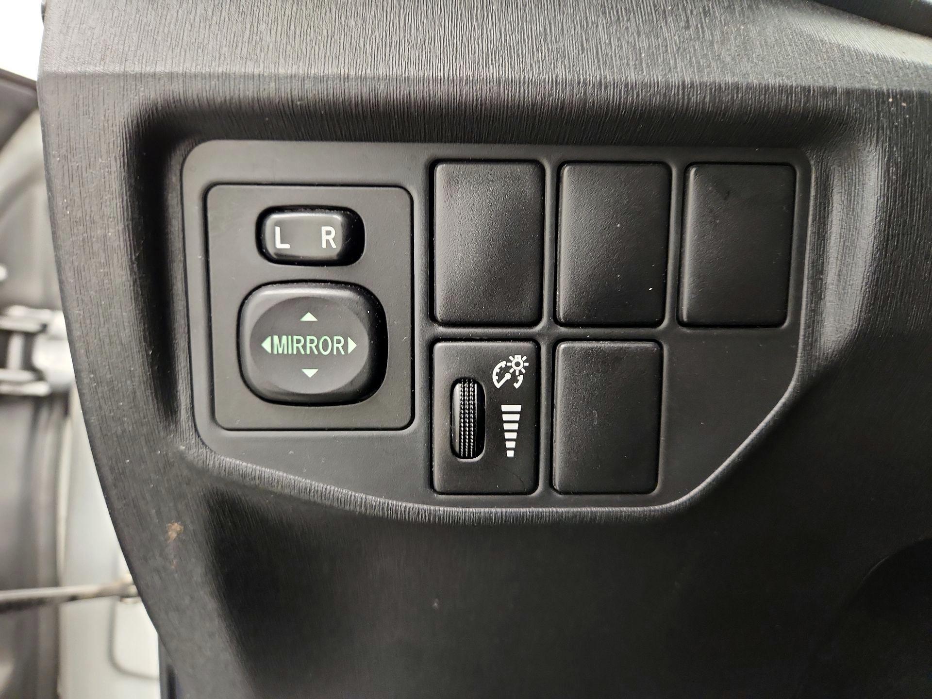 Thumbnail: 2014 Toyota Prius - 13