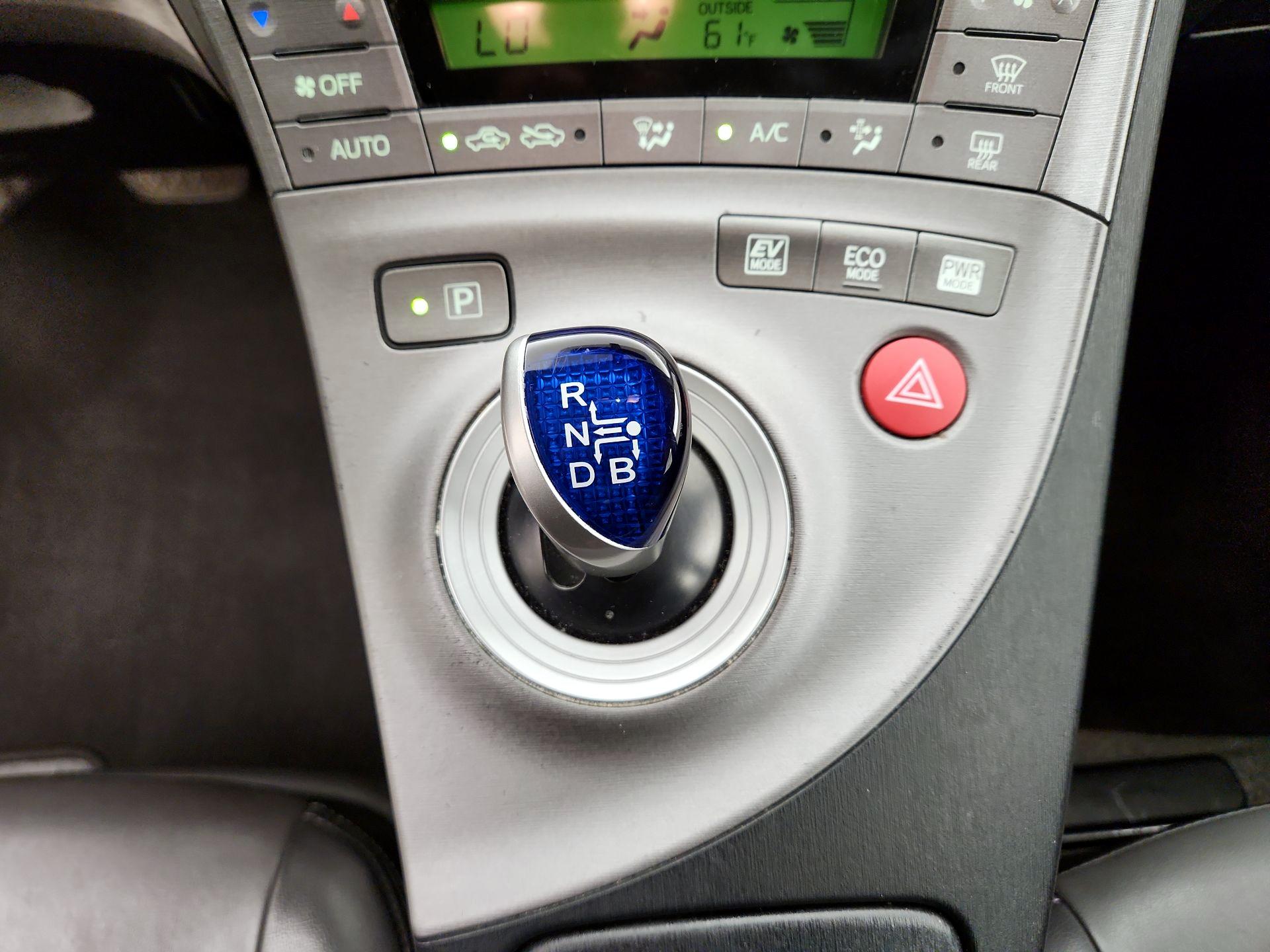 Thumbnail: 2014 Toyota Prius - 18