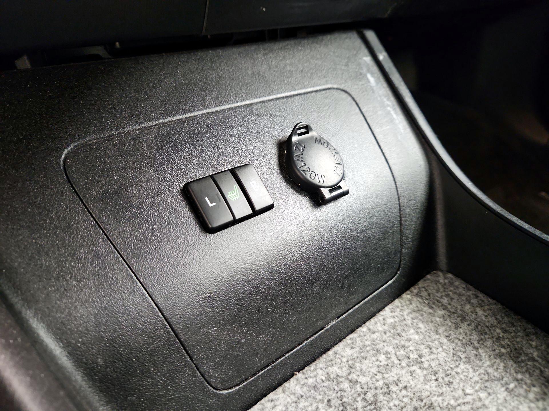 Thumbnail: 2014 Toyota Prius - 19