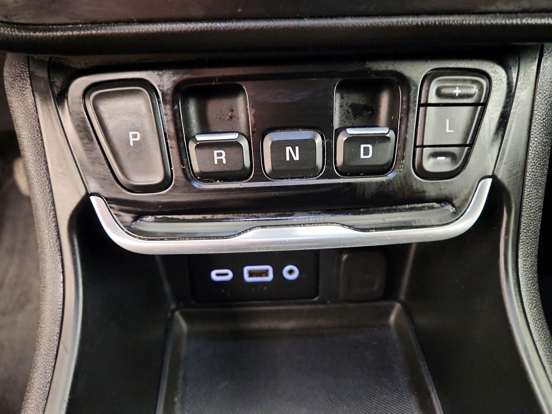 Thumbnail: 2020 GMC Terrain - 17