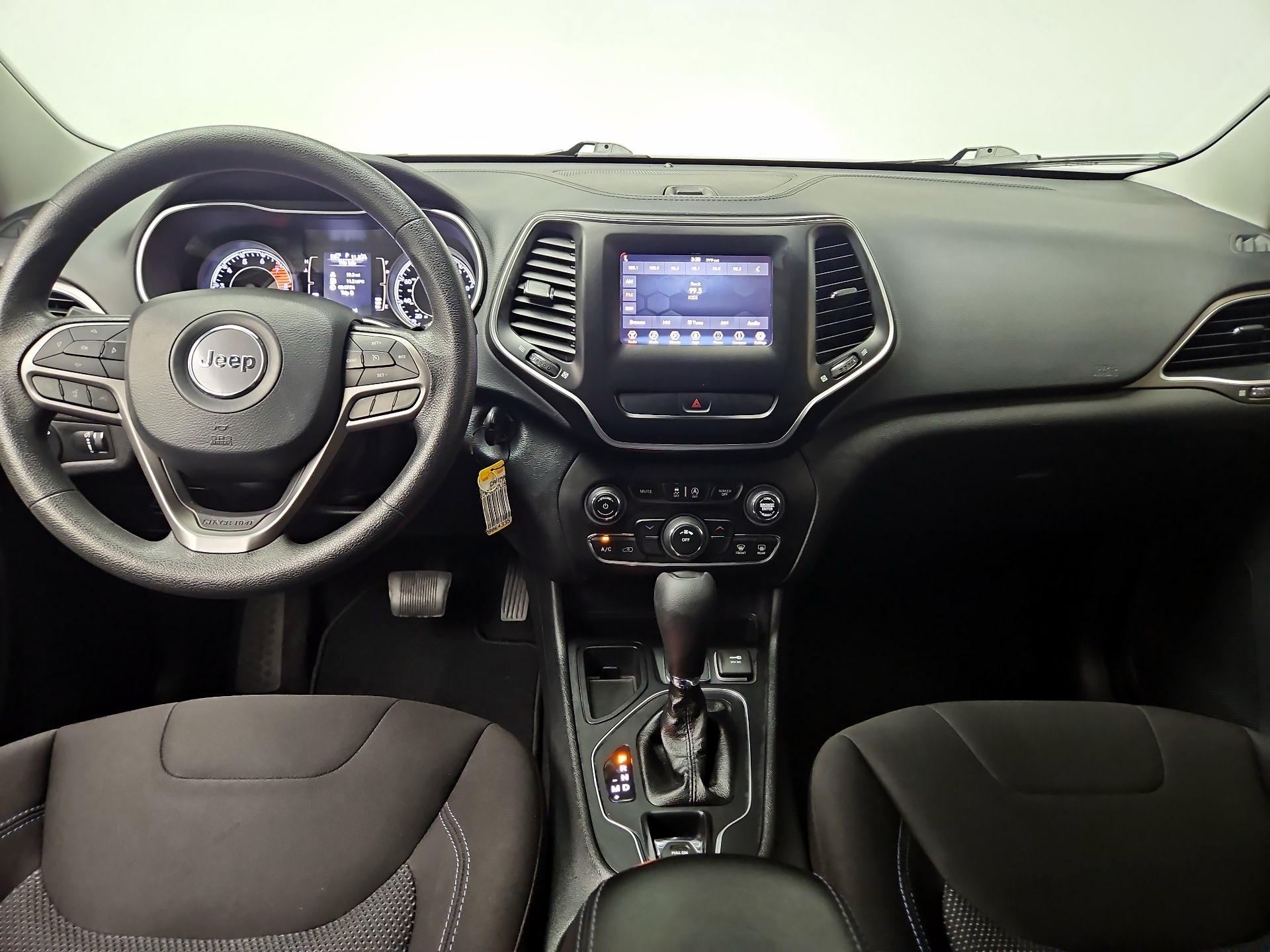 Thumbnail: 2020 Jeep Cherokee - 9