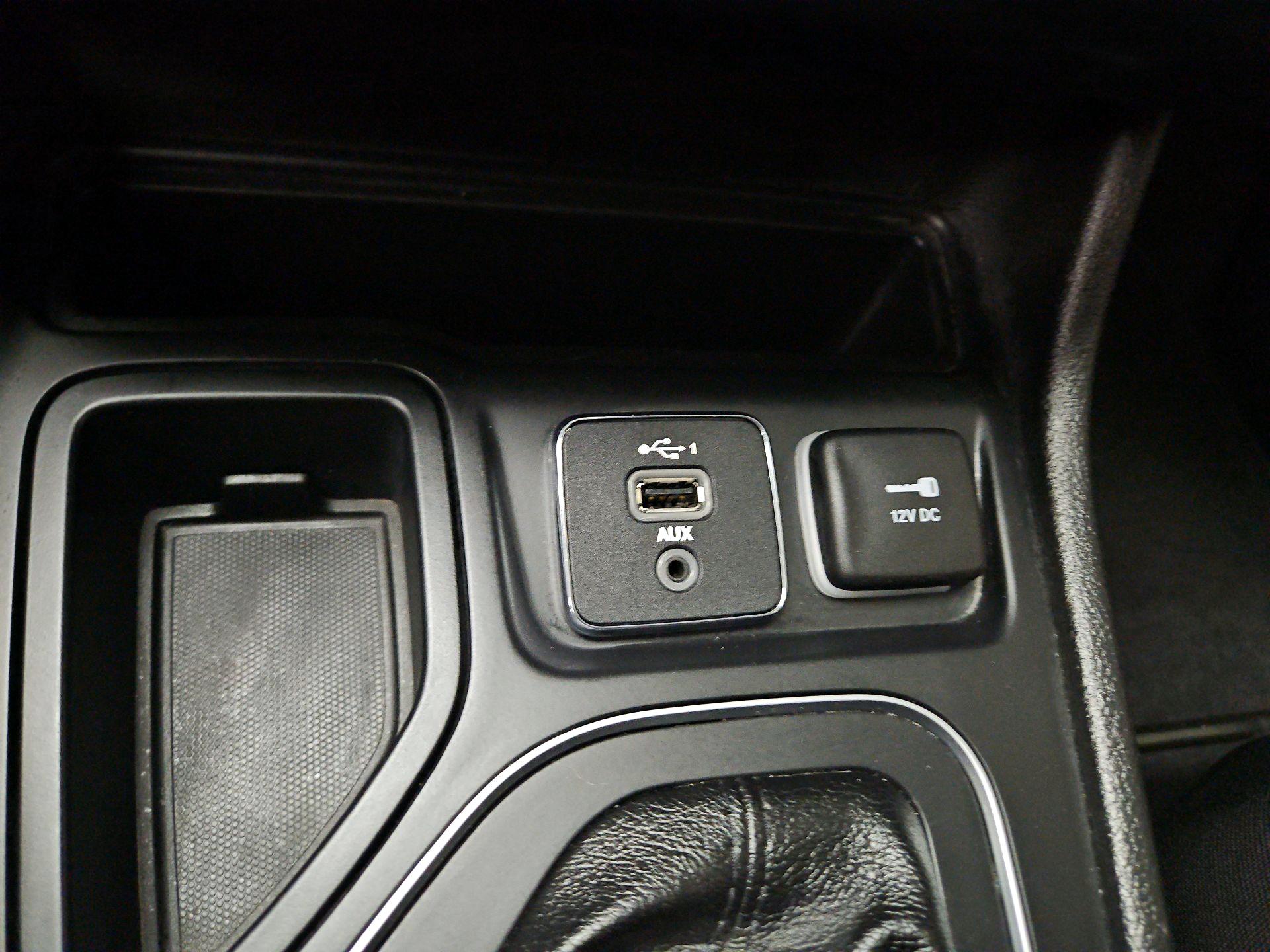 Thumbnail: 2020 Jeep Cherokee - 18