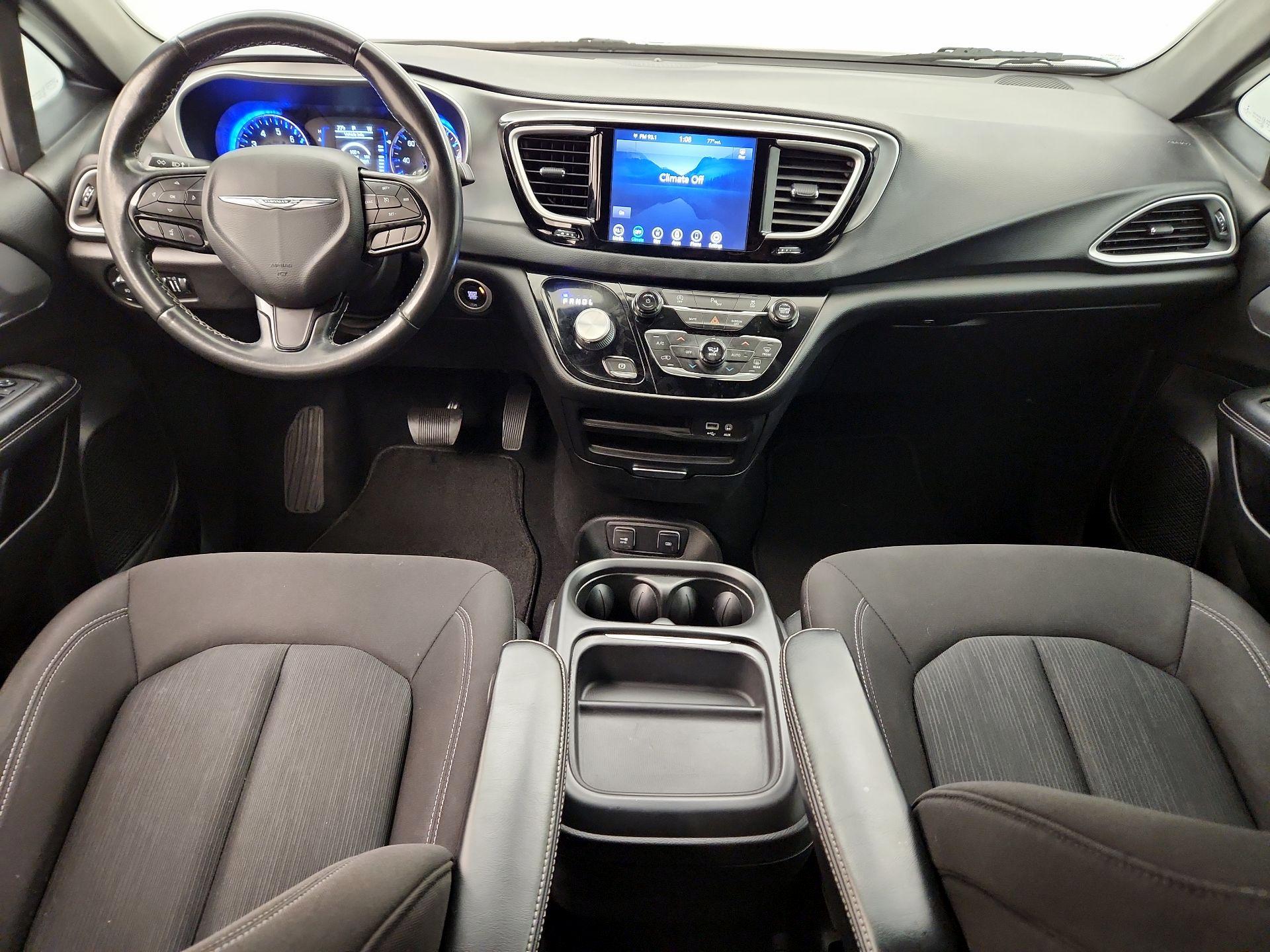 Thumbnail: 2020 Chrysler Pacifica - 9