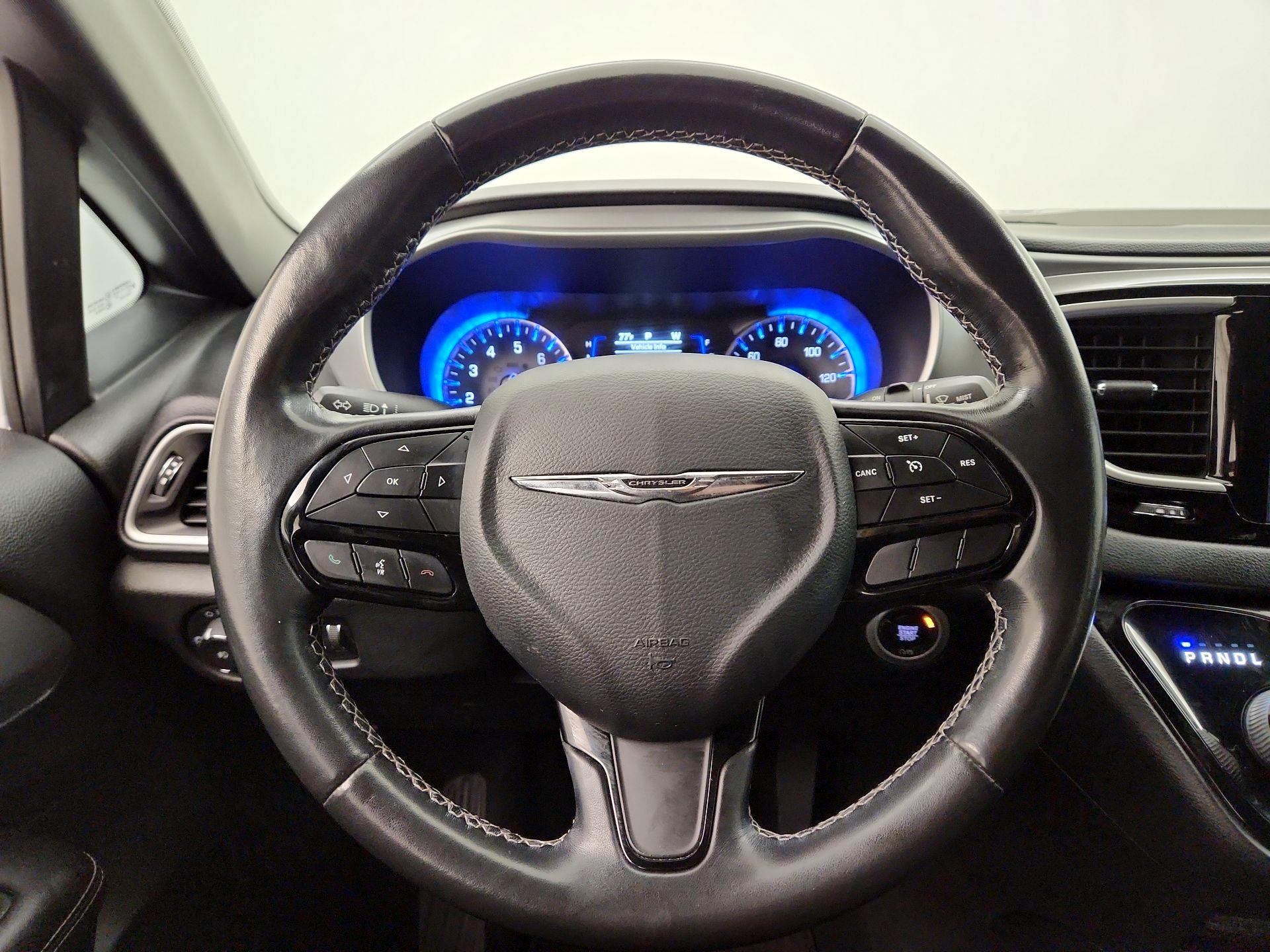 Thumbnail: 2020 Chrysler Pacifica - 10