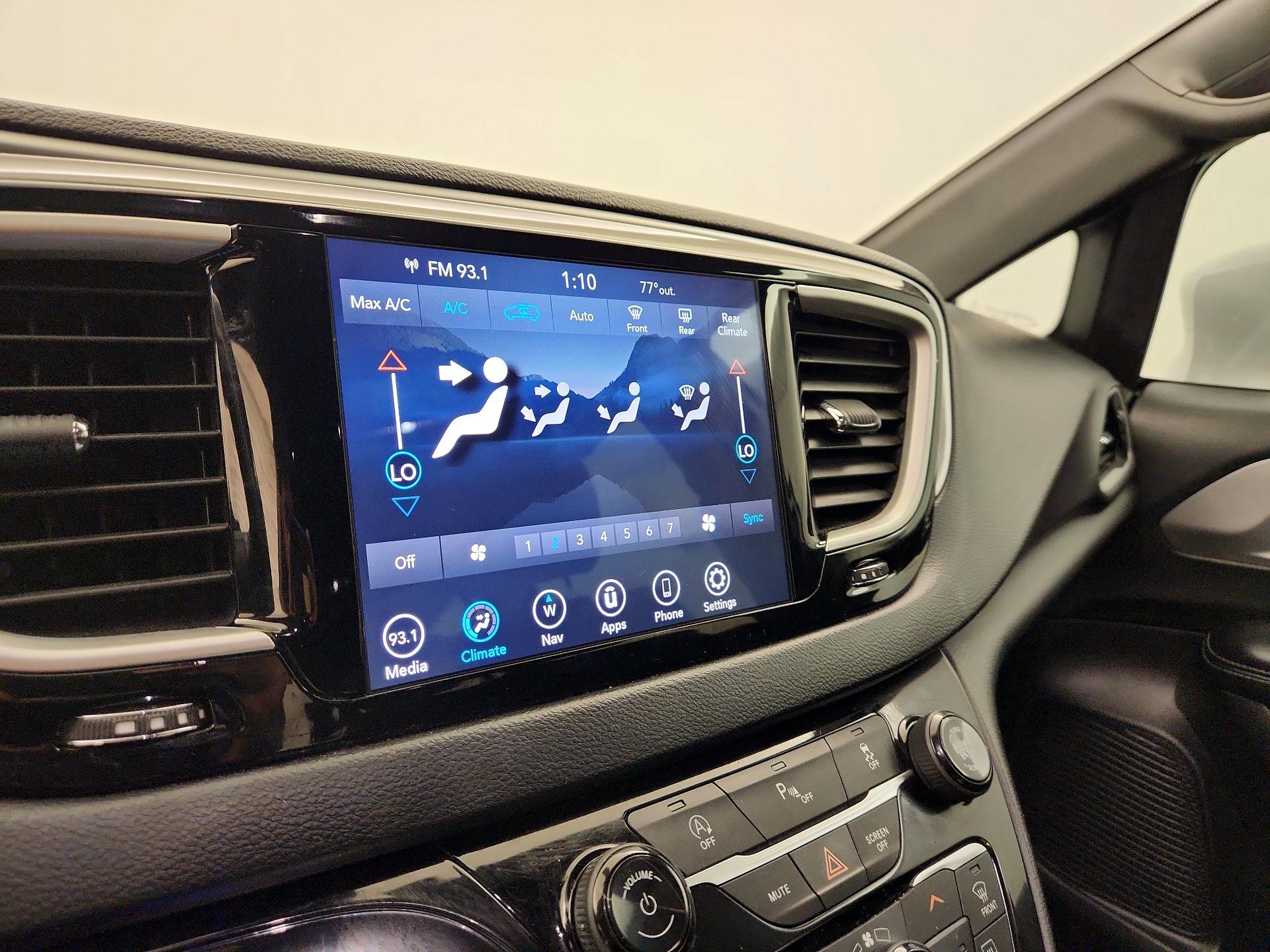 Thumbnail: 2020 Chrysler Pacifica - 17