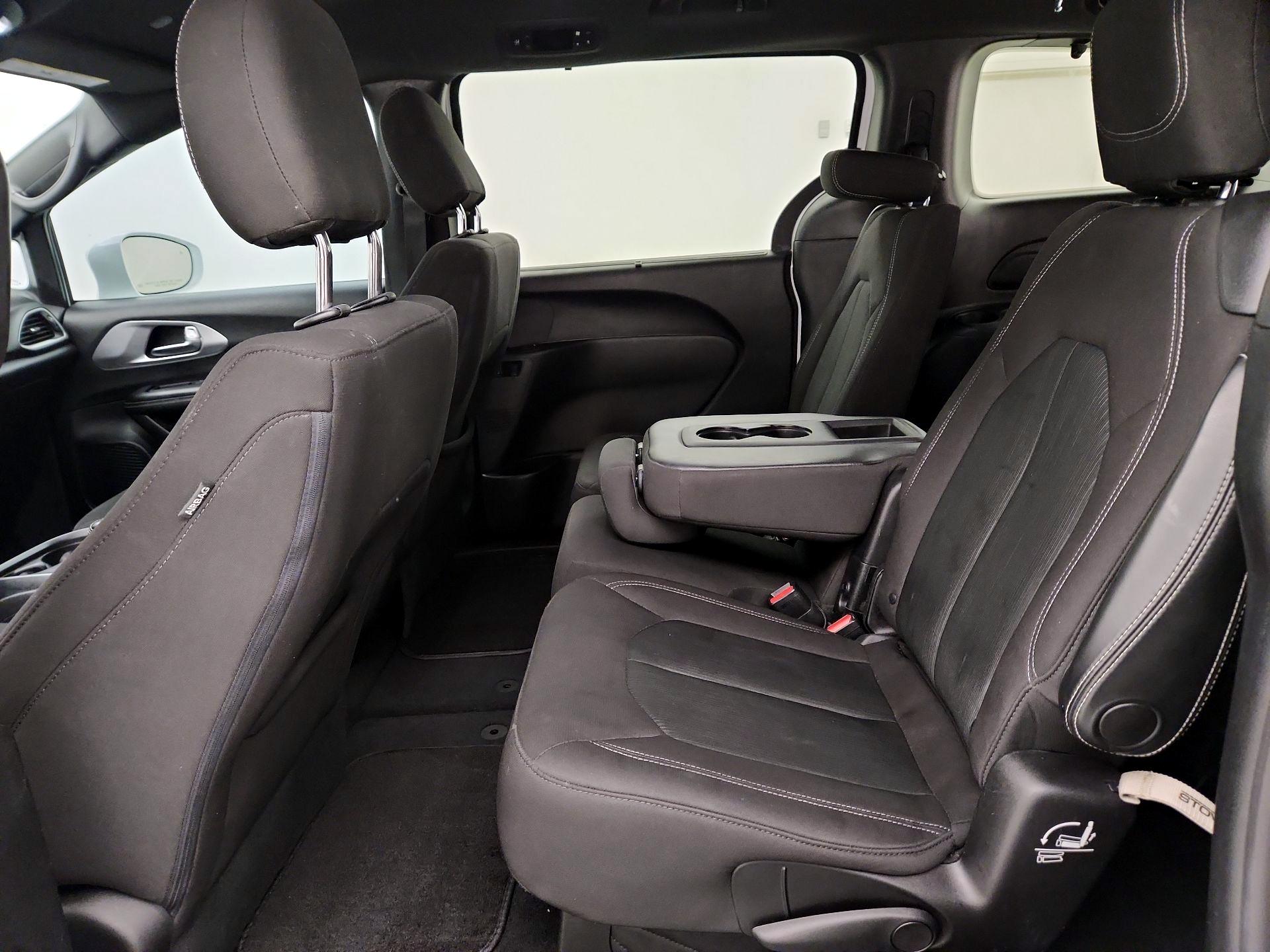 Thumbnail: 2020 Chrysler Pacifica - 20