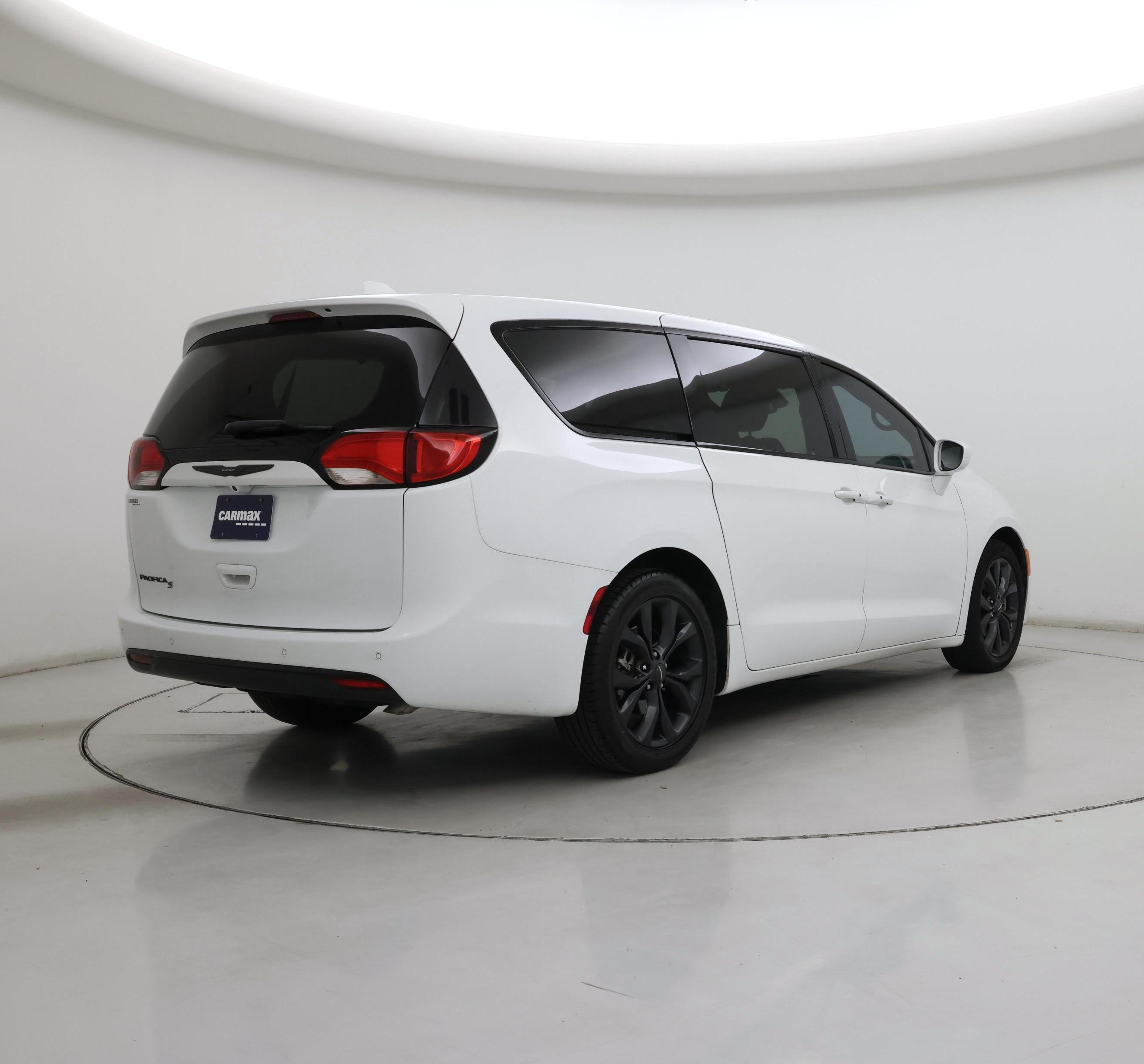 Thumbnail: 2020 Chrysler Pacifica - 8