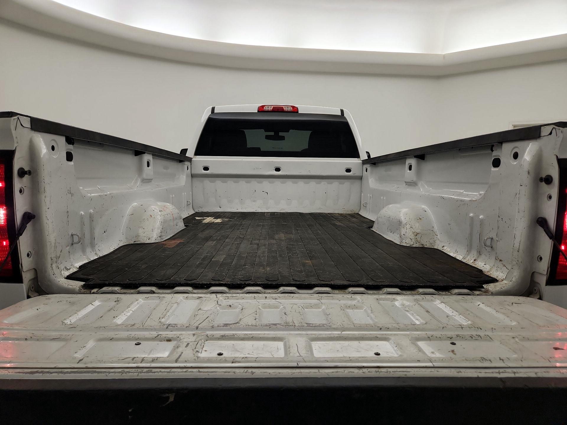 Thumbnail: 2018 Chevrolet Silverado 1500 - 19