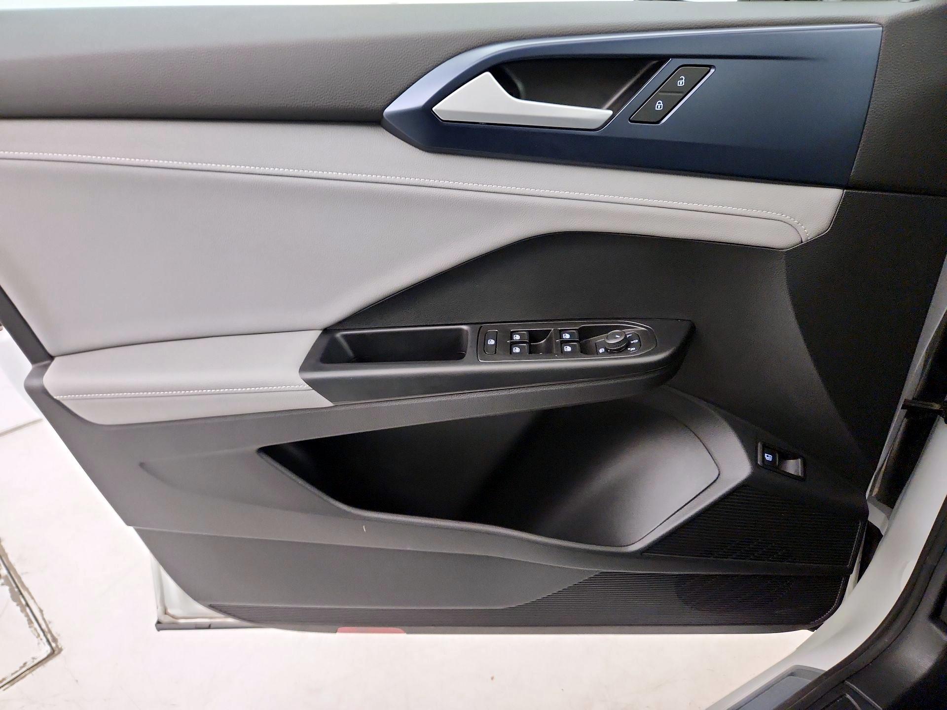 Thumbnail: 2024 Volkswagen Taos - 12