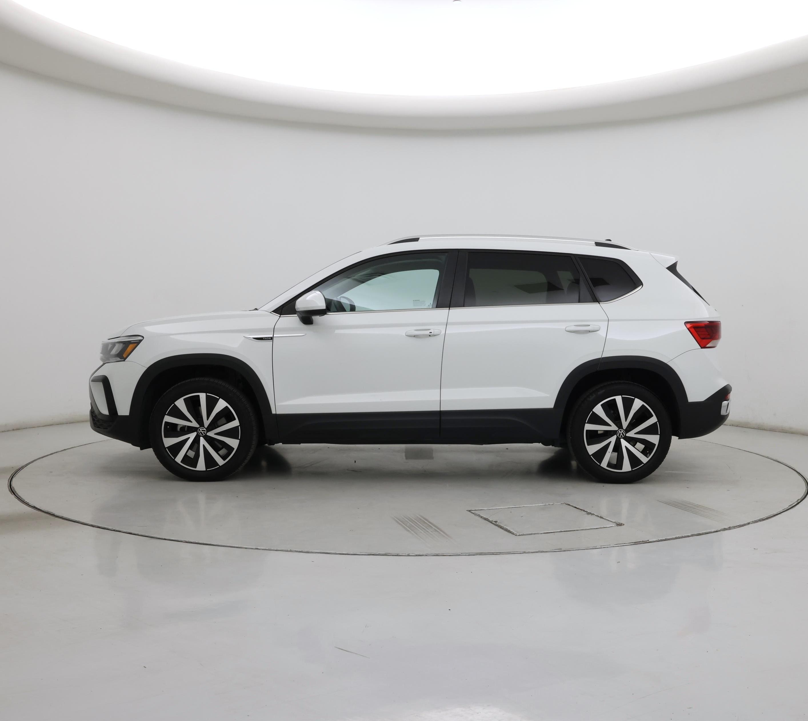 Thumbnail: 2024 Volkswagen Taos - 3